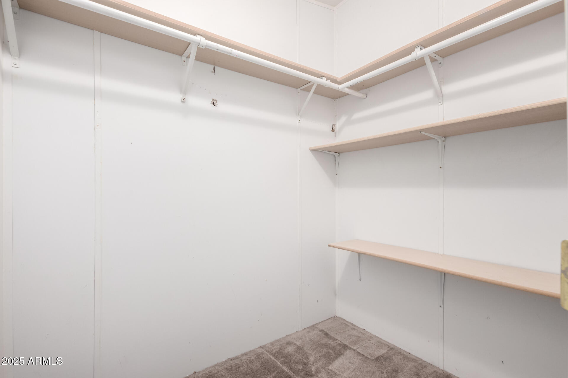 646 W WINDSONG Street