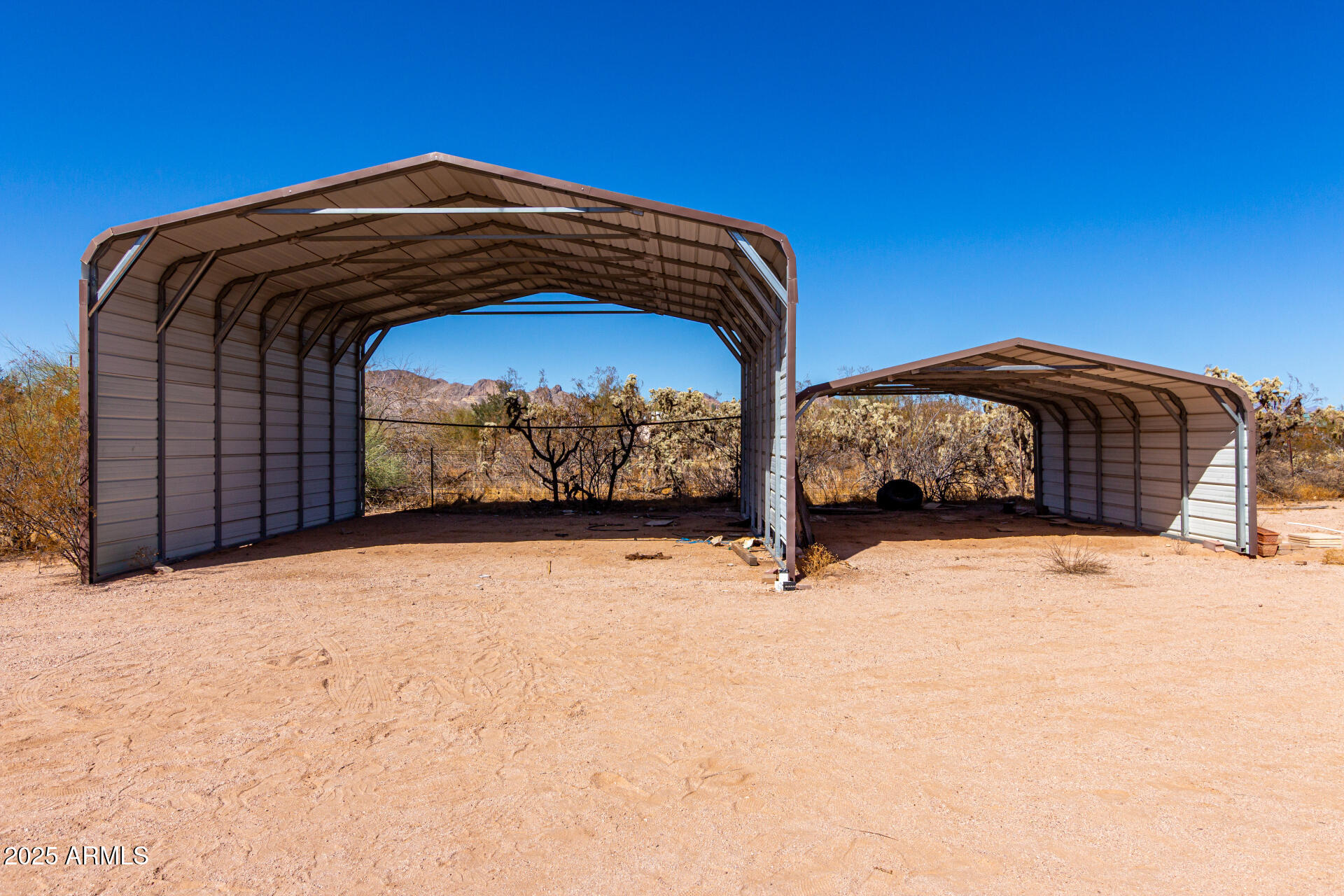 646 W WINDSONG Street