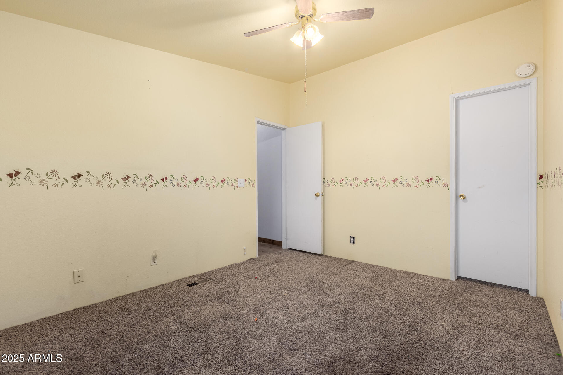 646 W WINDSONG Street