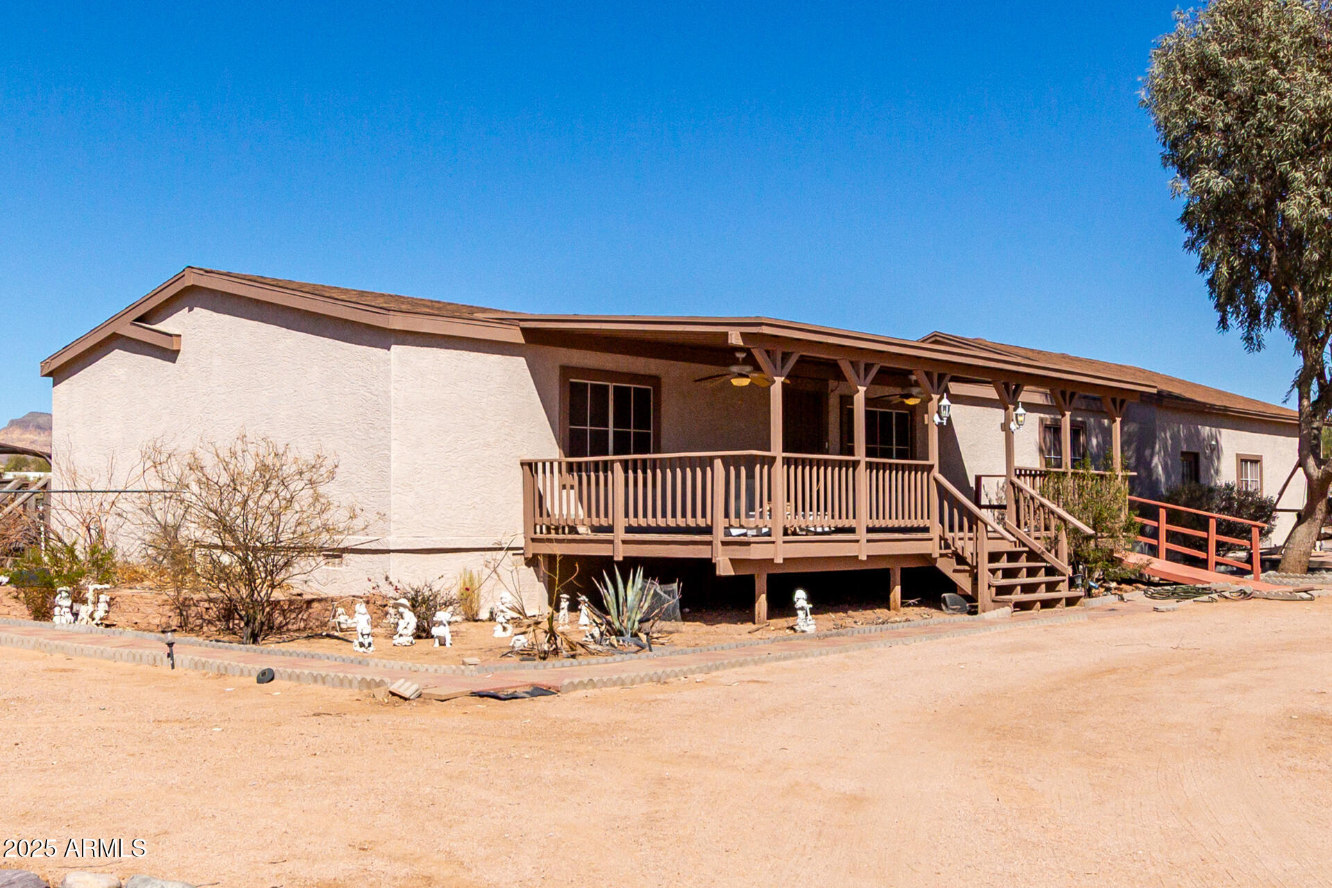 646 W WINDSONG Street