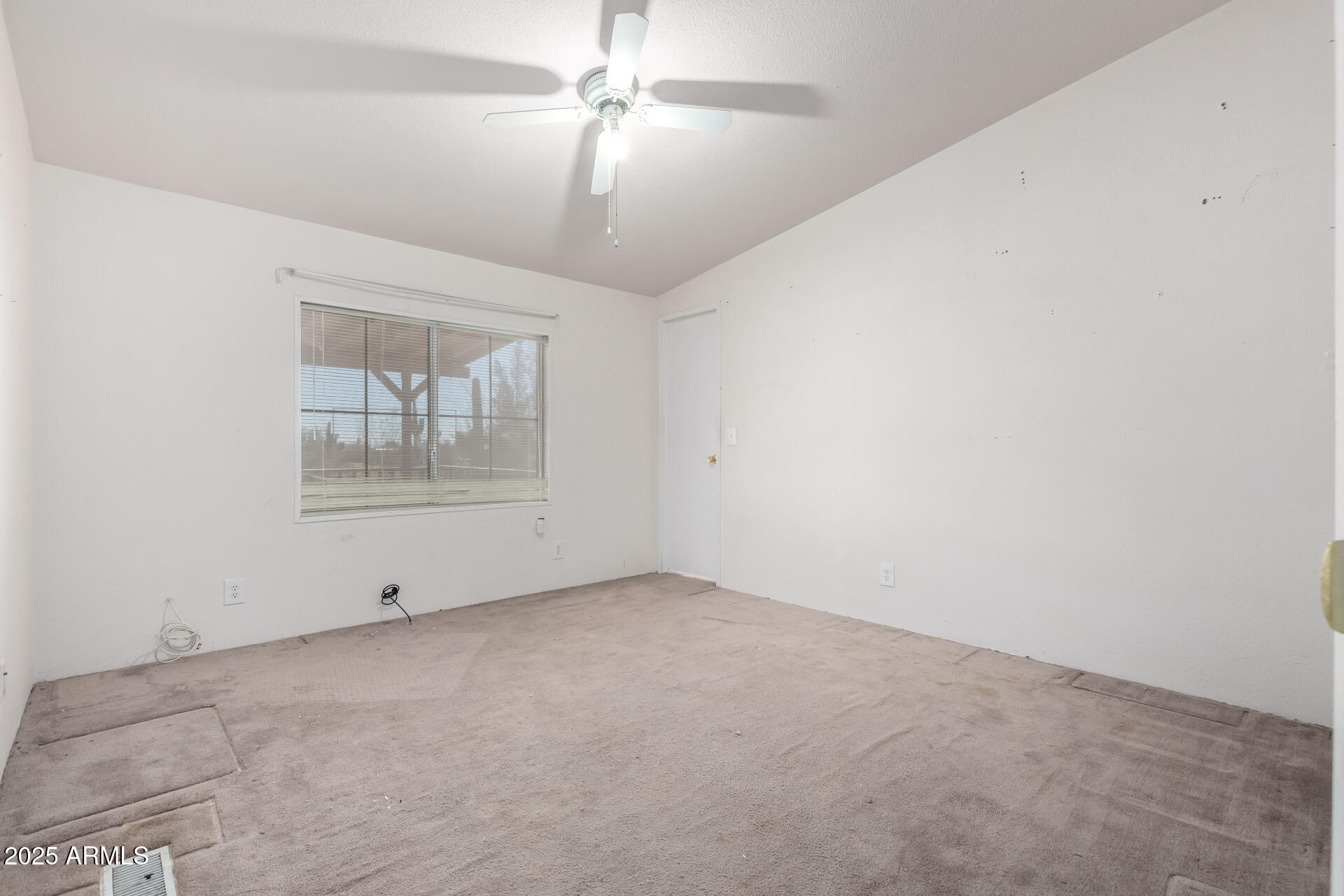 646 W WINDSONG Street