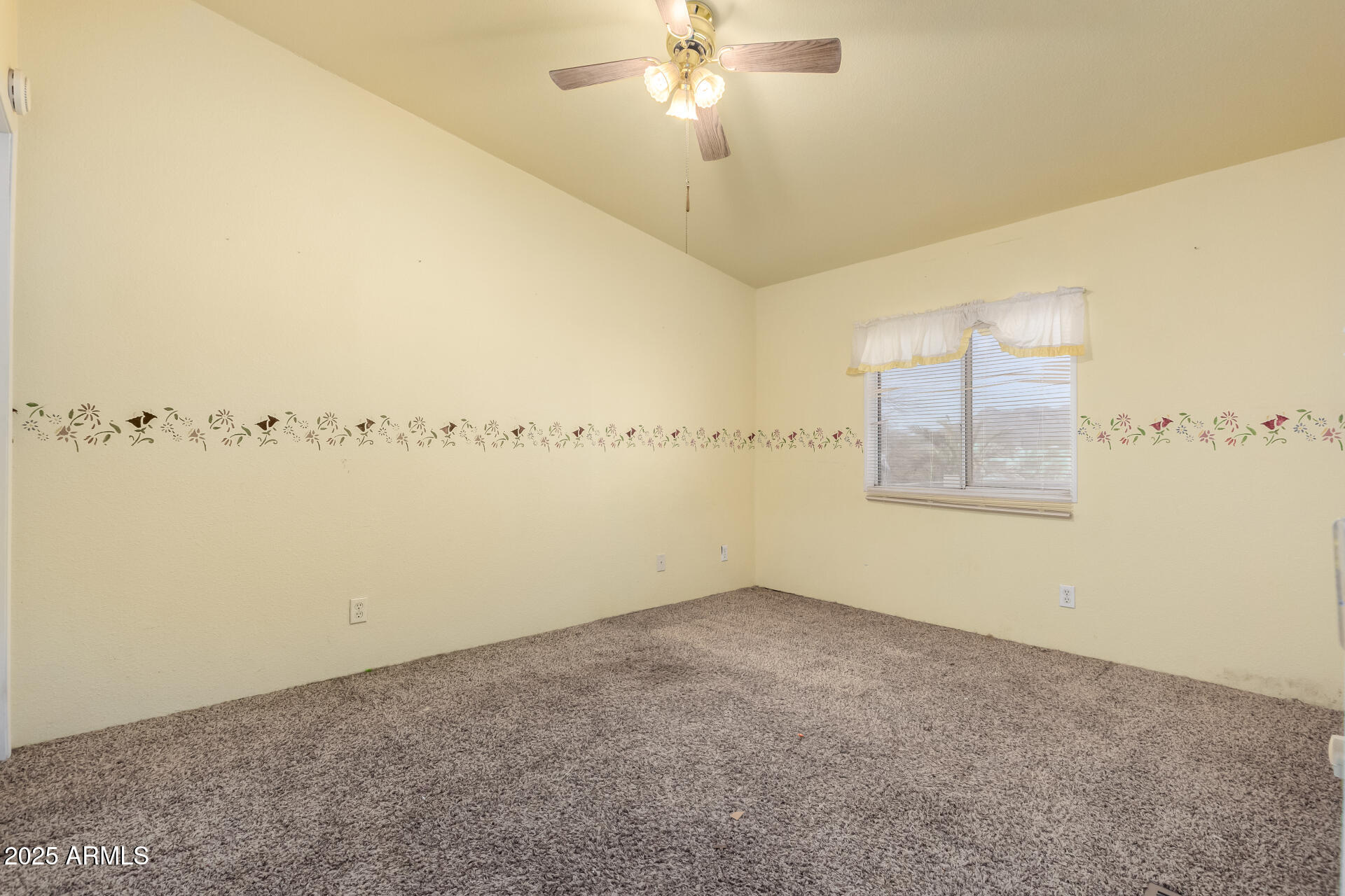 646 W WINDSONG Street