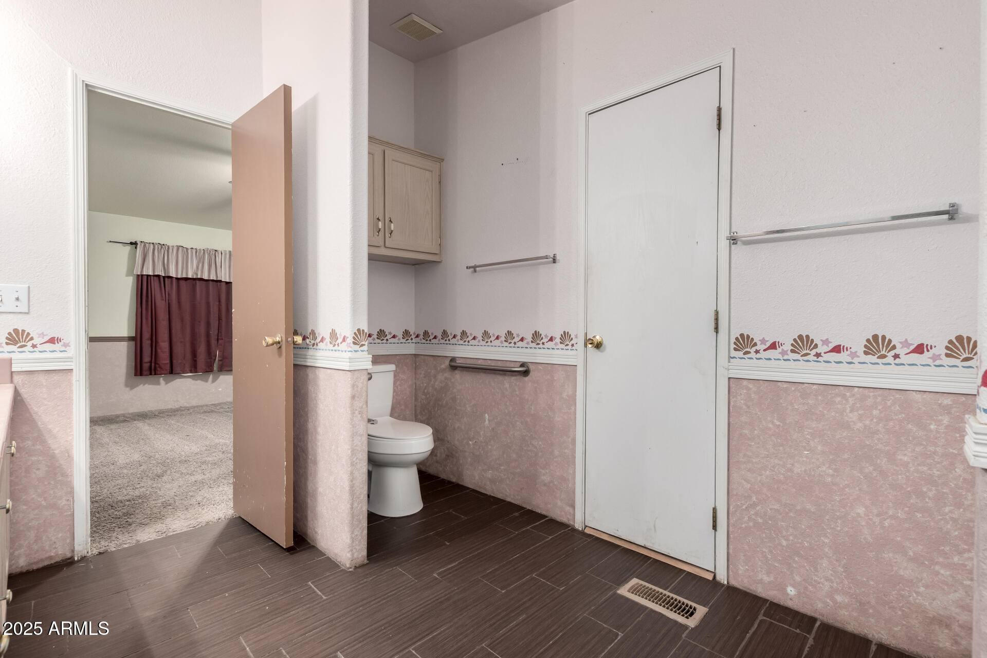 646 W WINDSONG Street