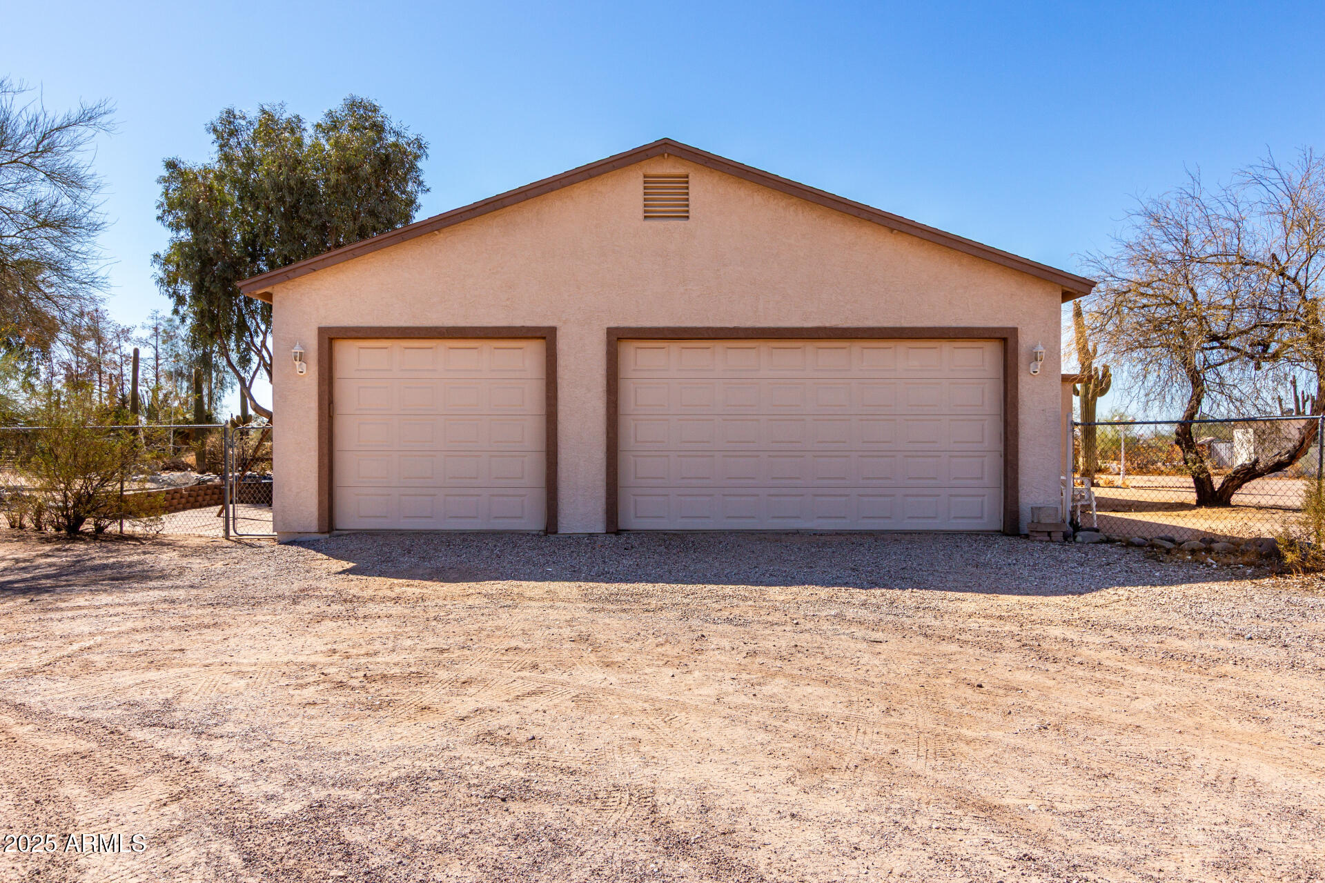 646 W WINDSONG Street