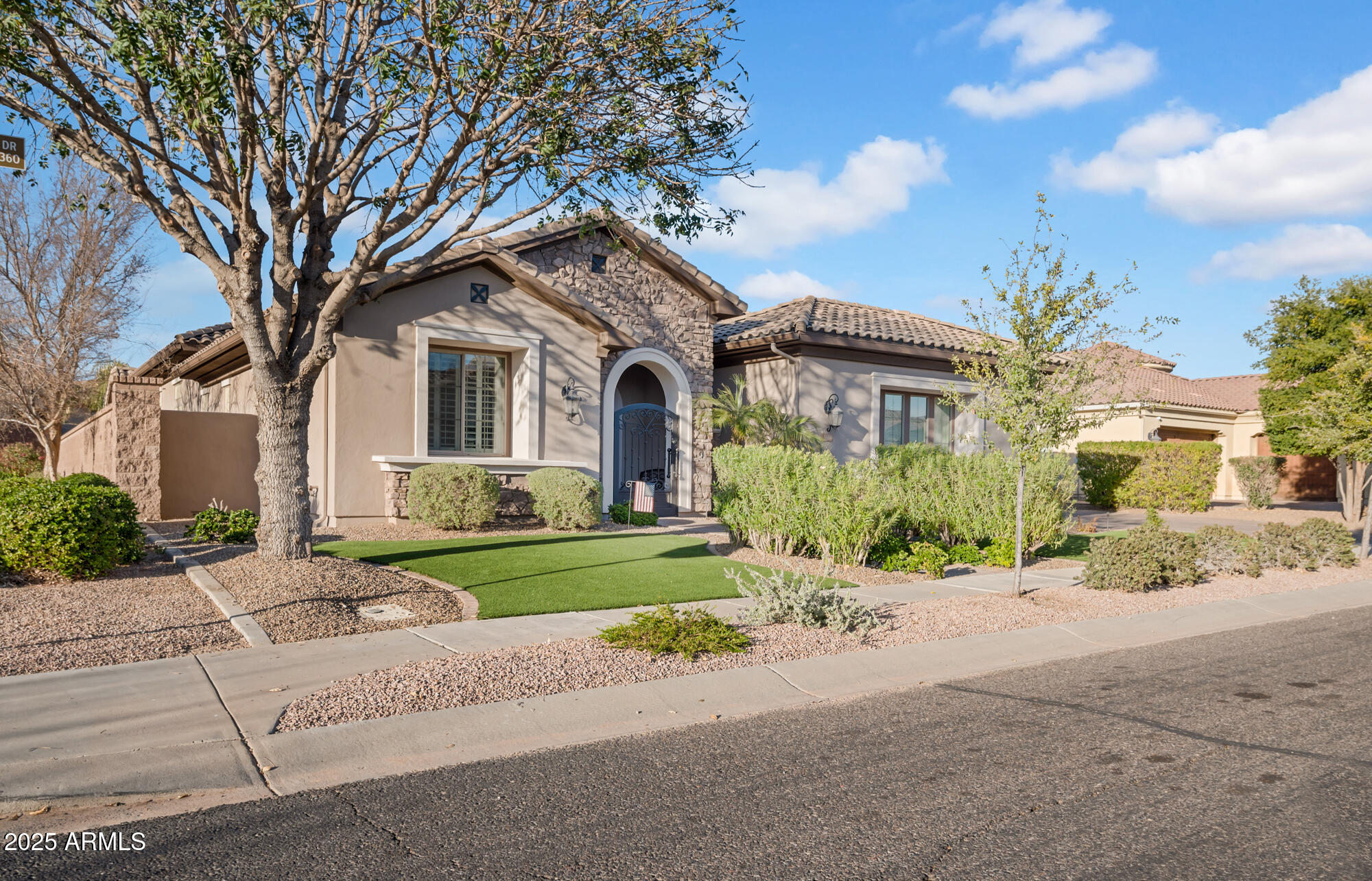 346 W ALAMOSA Drive