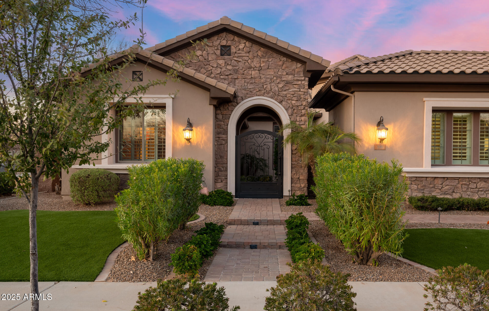346 W ALAMOSA Drive
