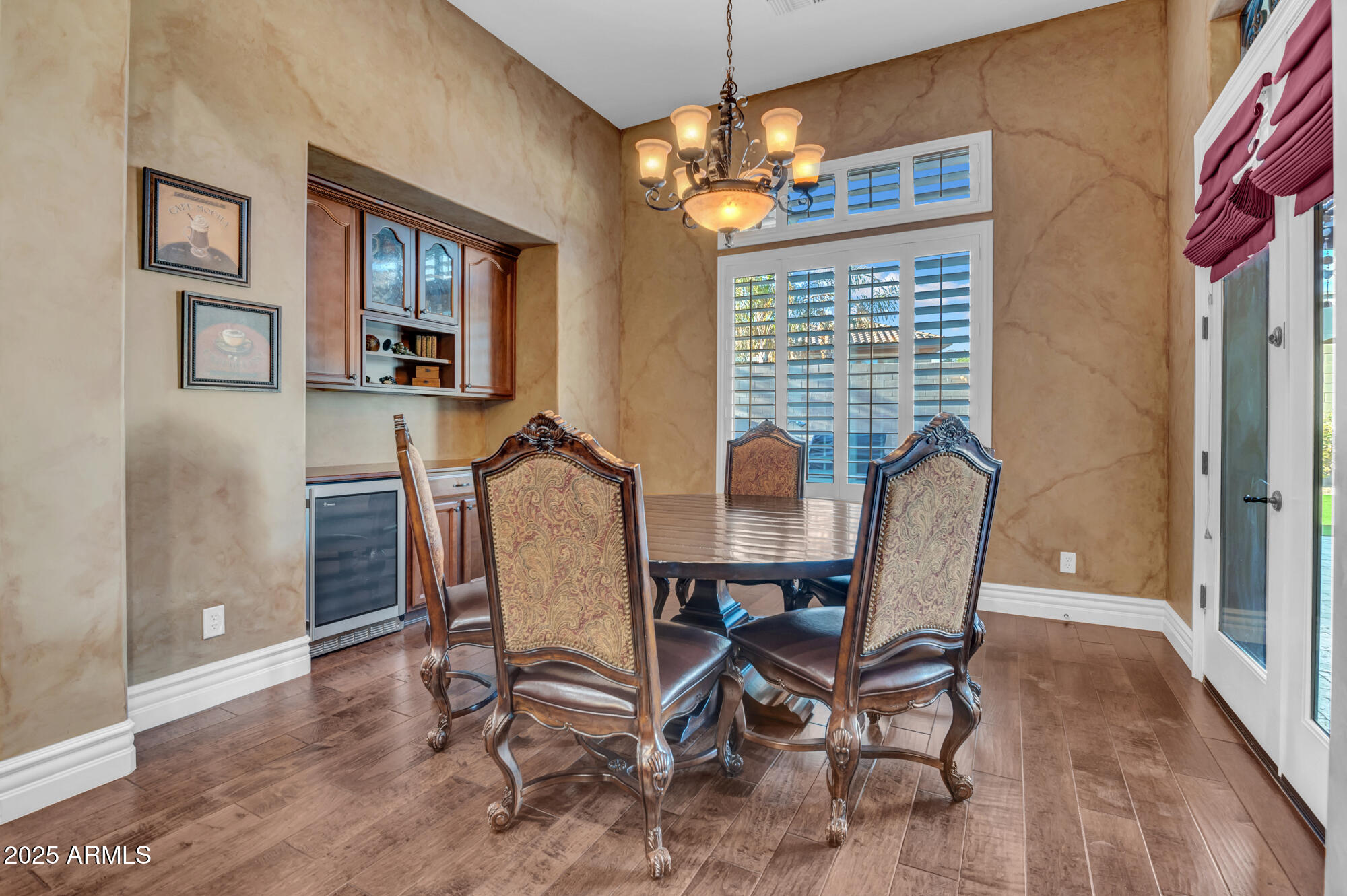 346 W ALAMOSA Drive