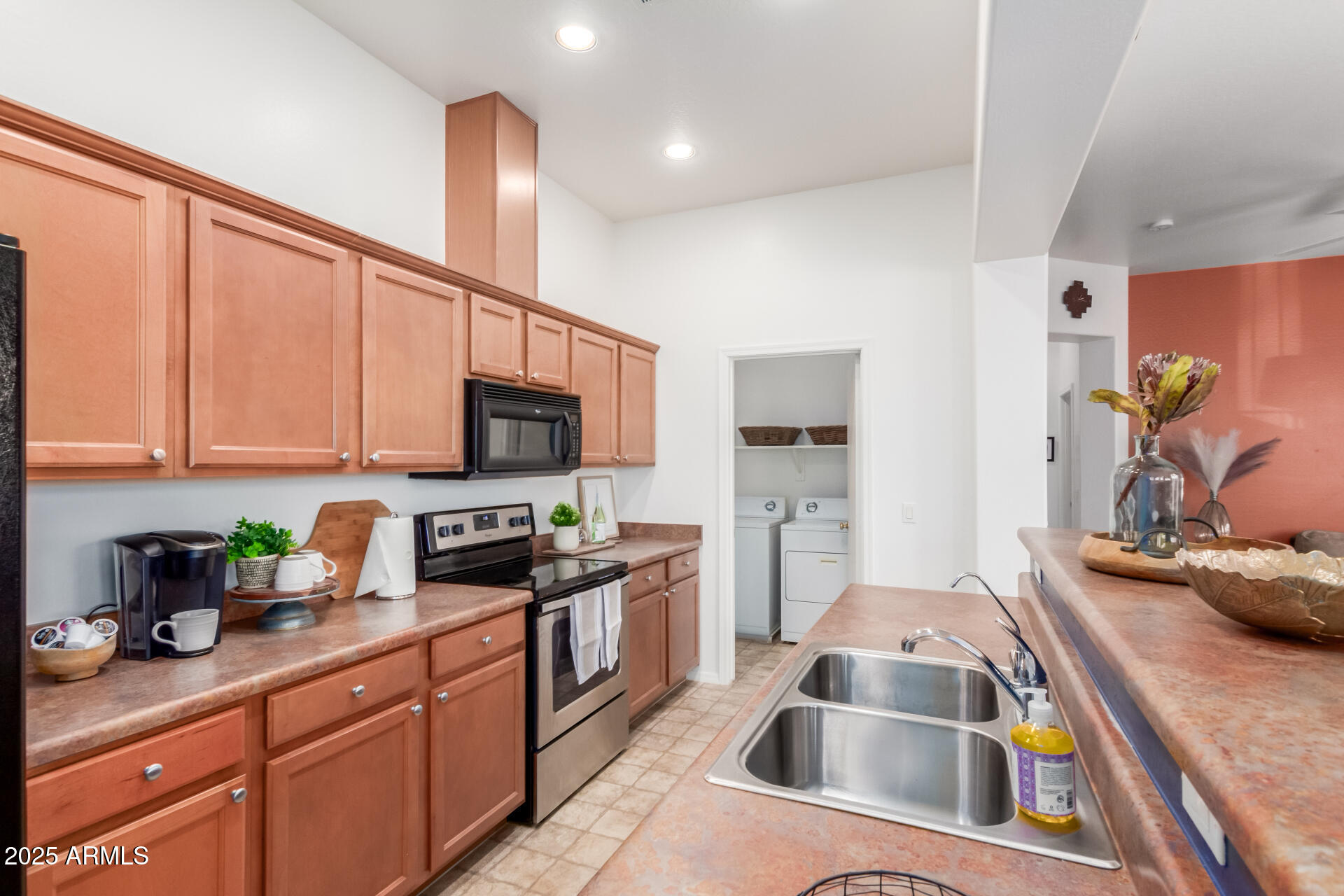 1225 N 36TH Street, 2091