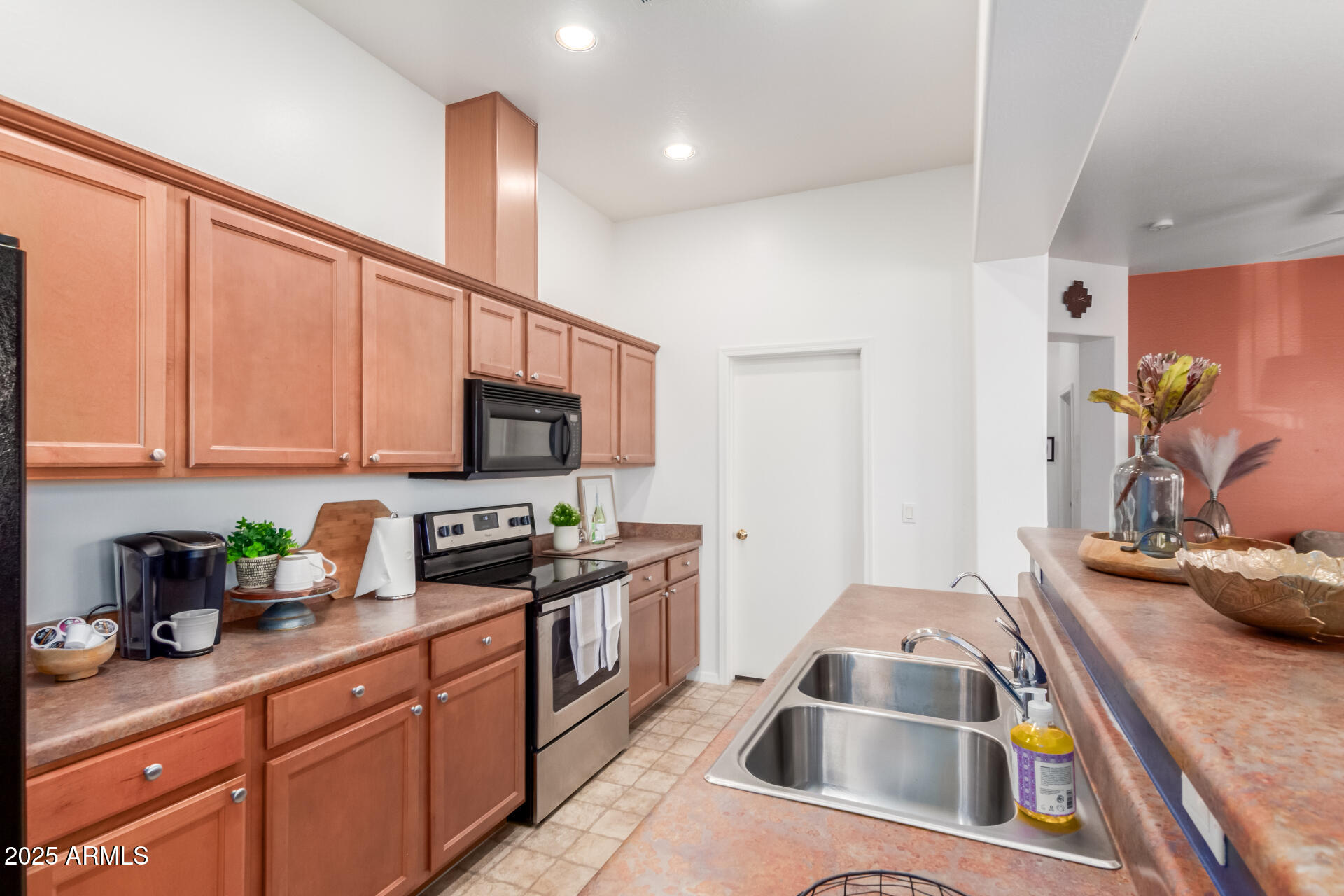 1225 N 36TH Street, 2091