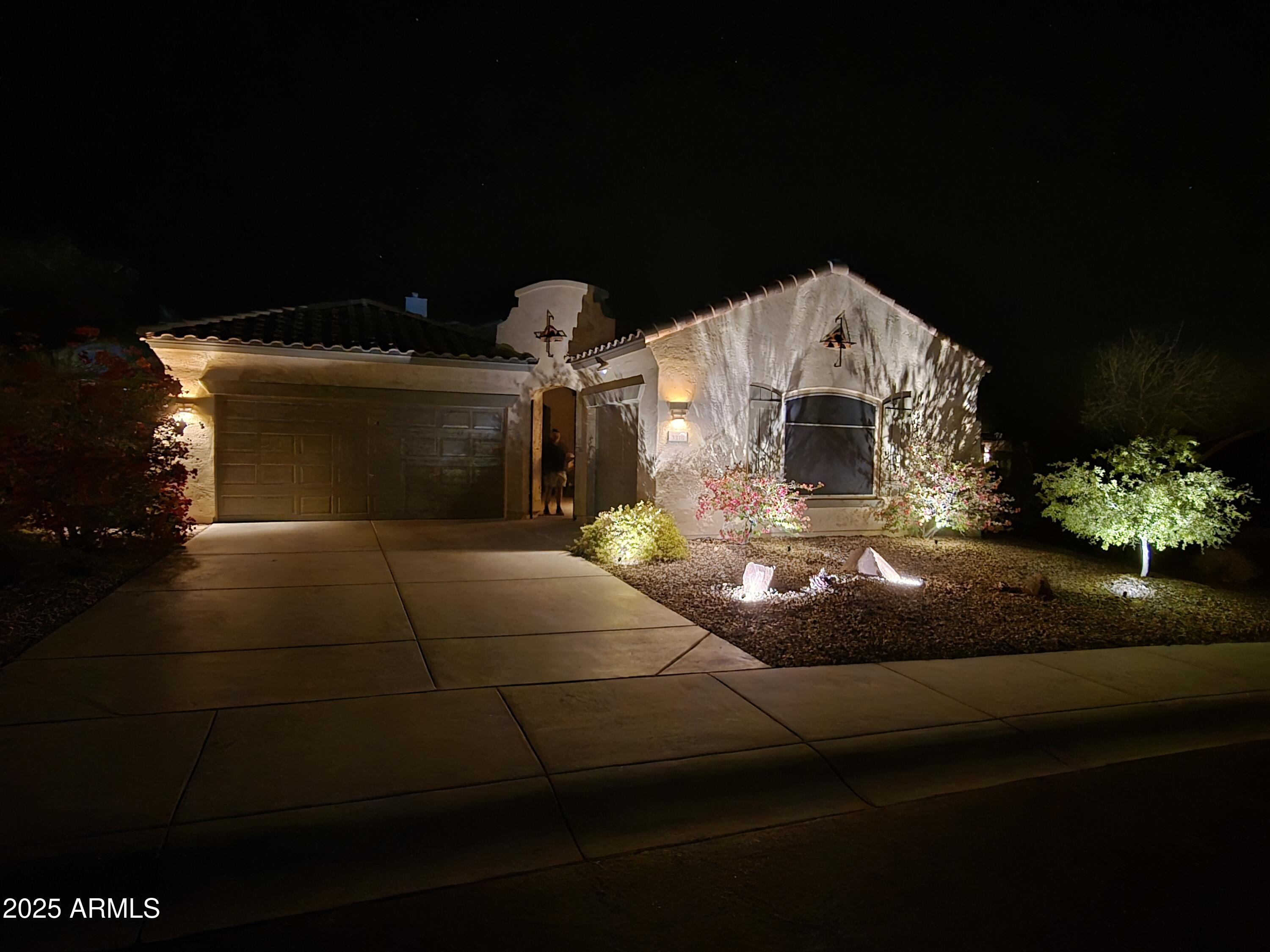 3318 W RAVINA Lane