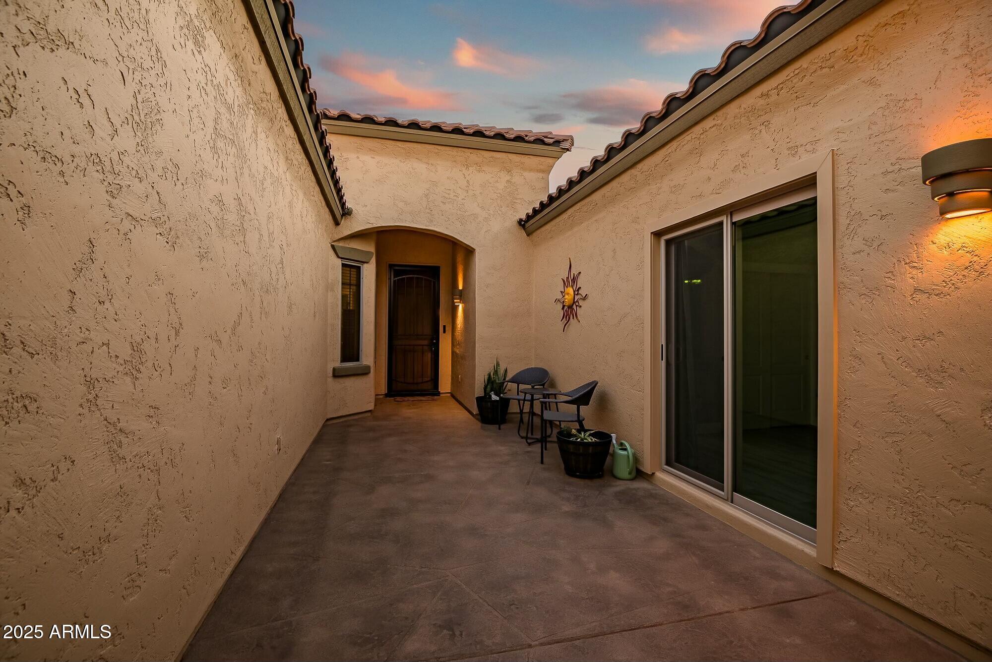 3318 W RAVINA Lane
