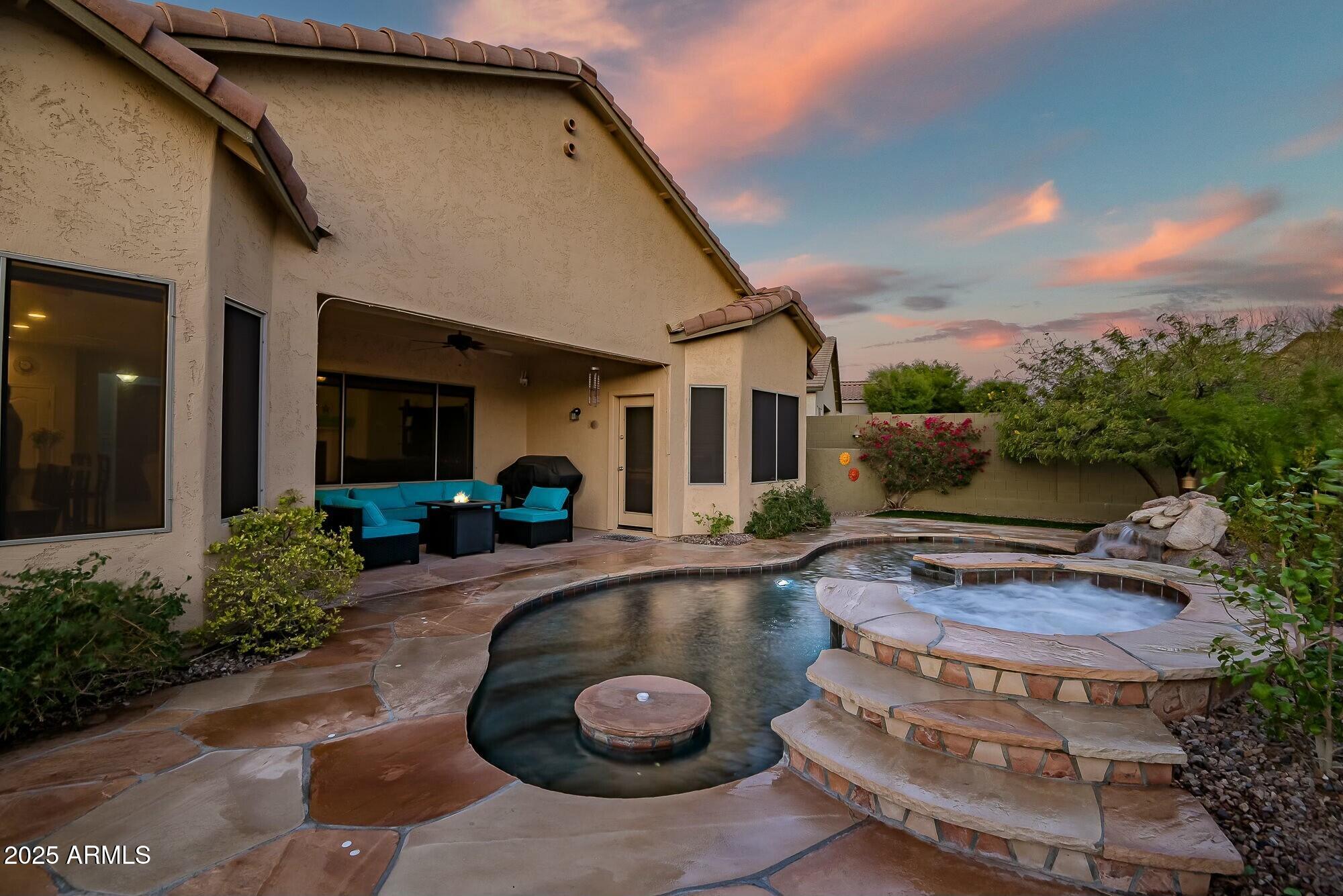 3318 W RAVINA Lane