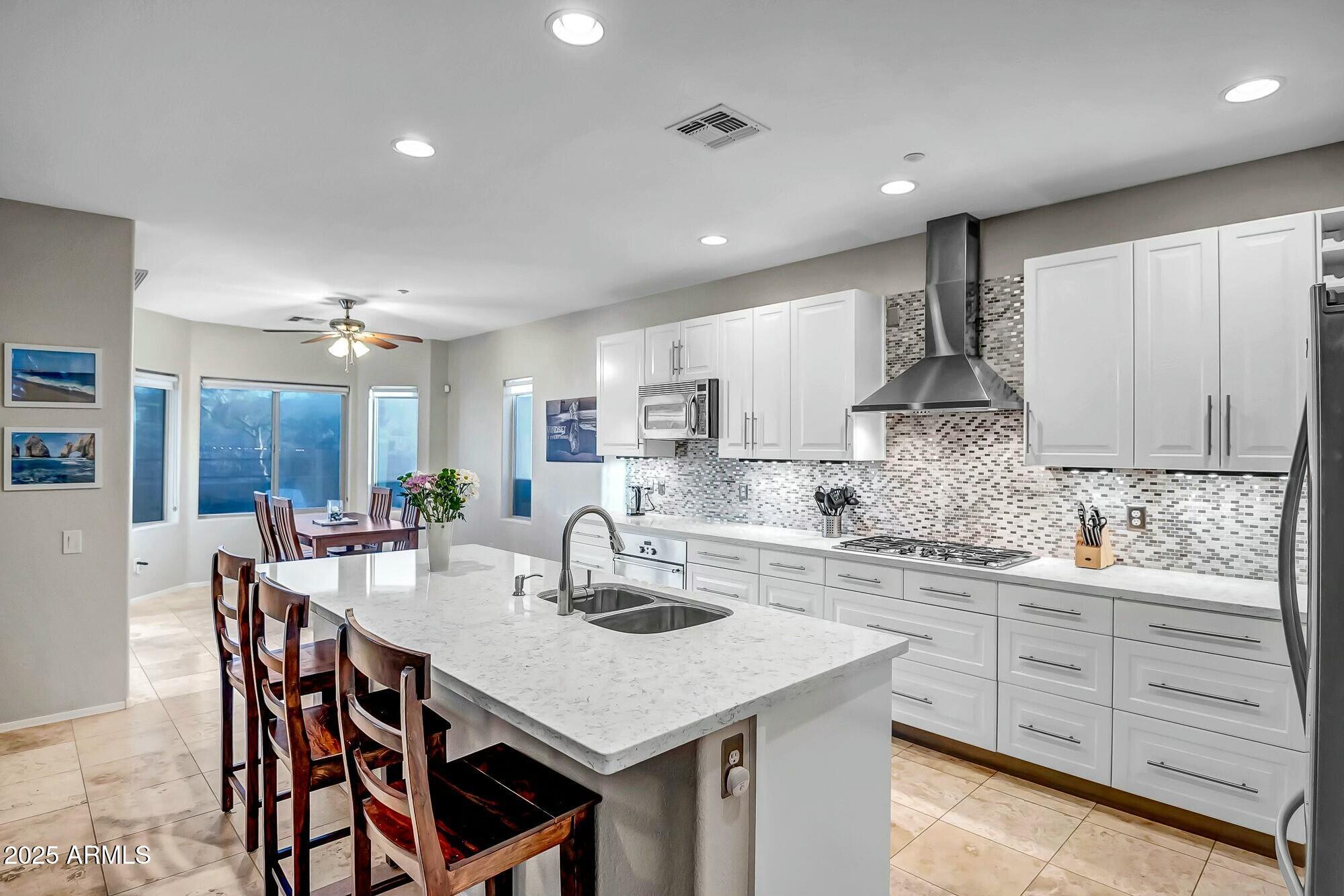 3318 W RAVINA Lane