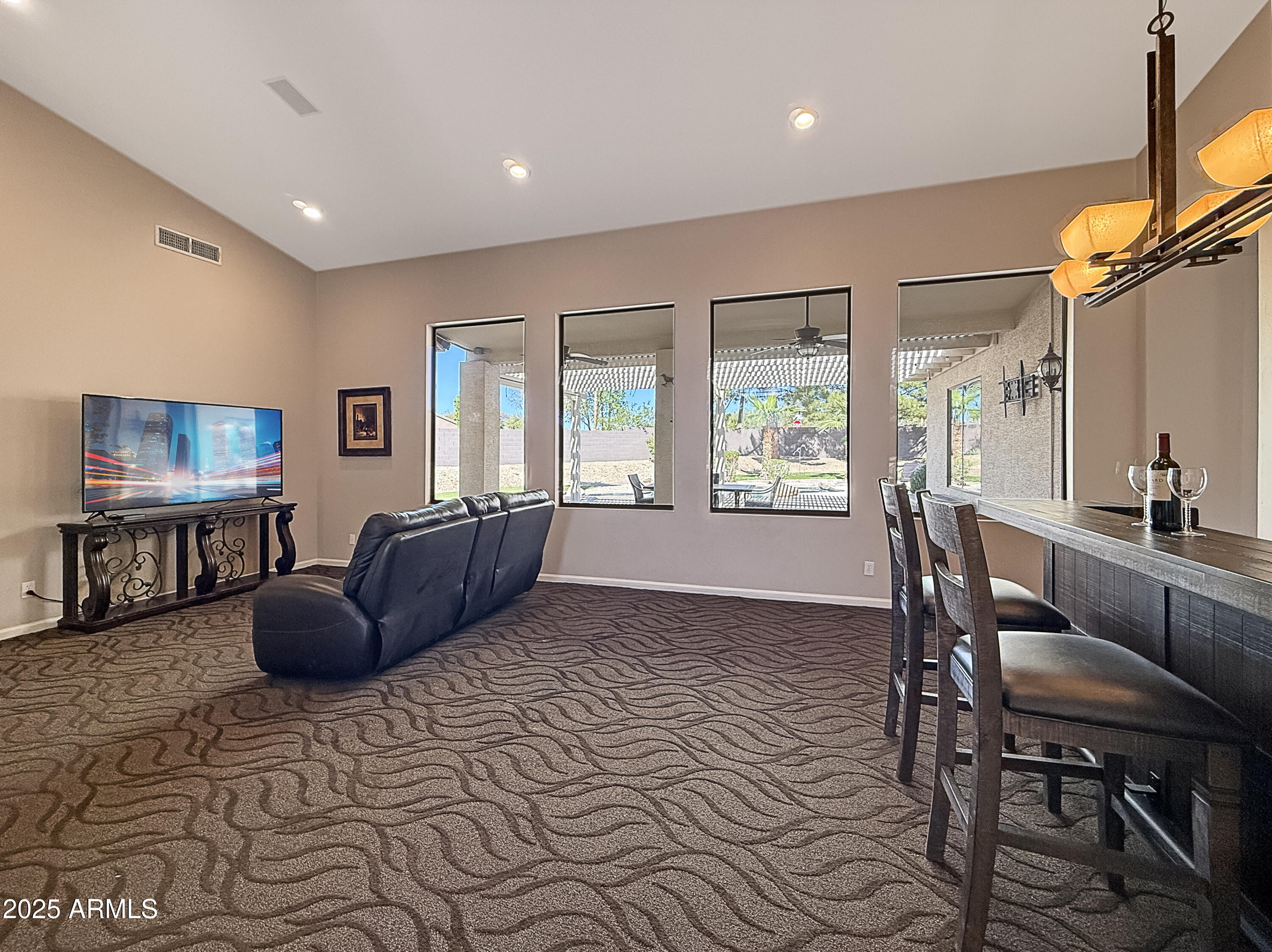 4648 W VILLA LINDA Drive