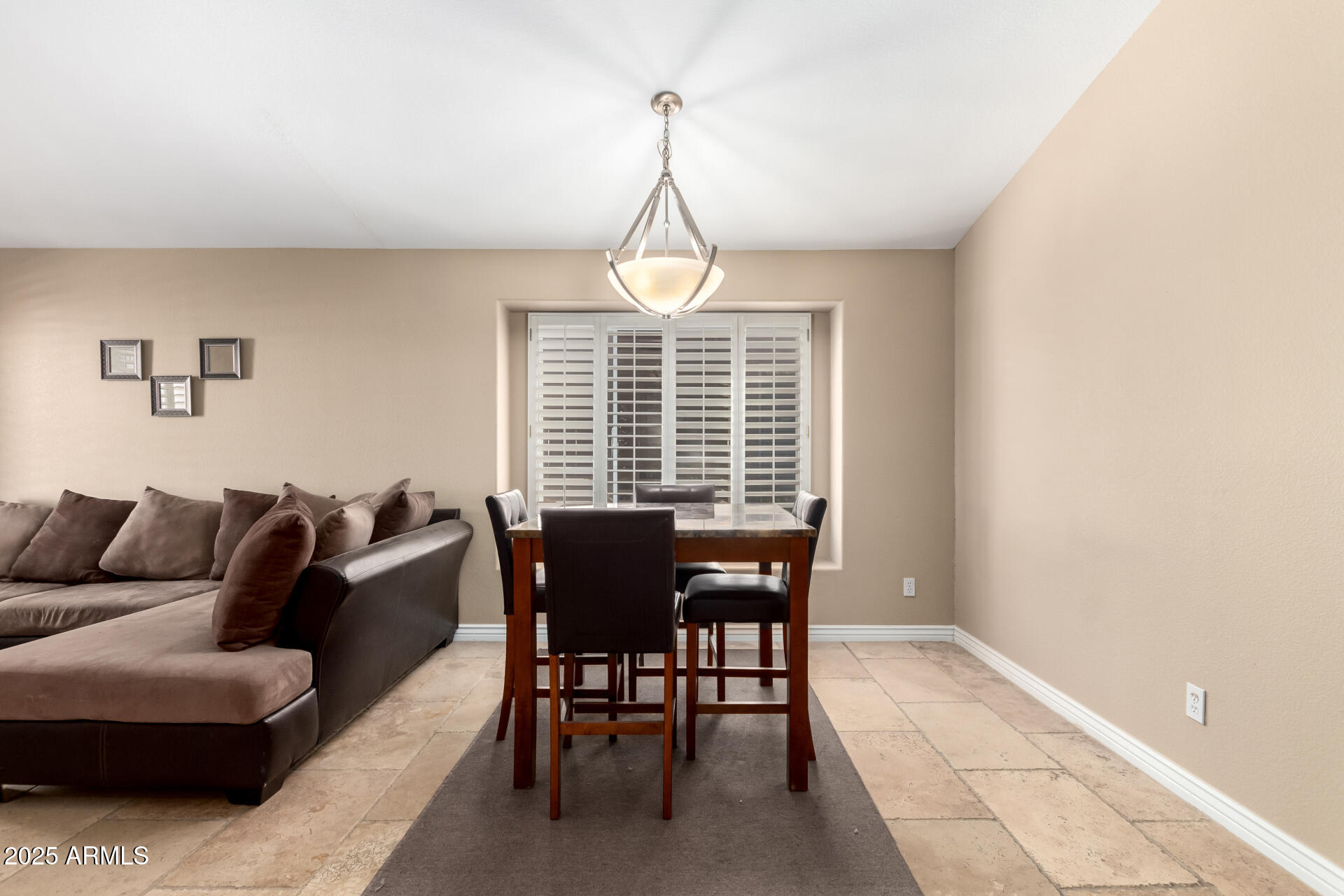 1421 E GARY Drive