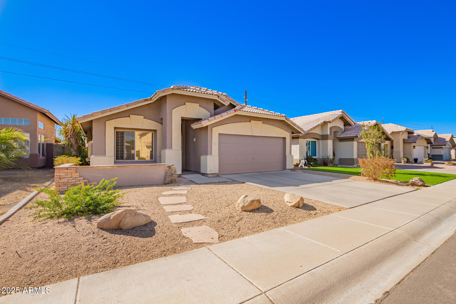1421 E GARY Drive