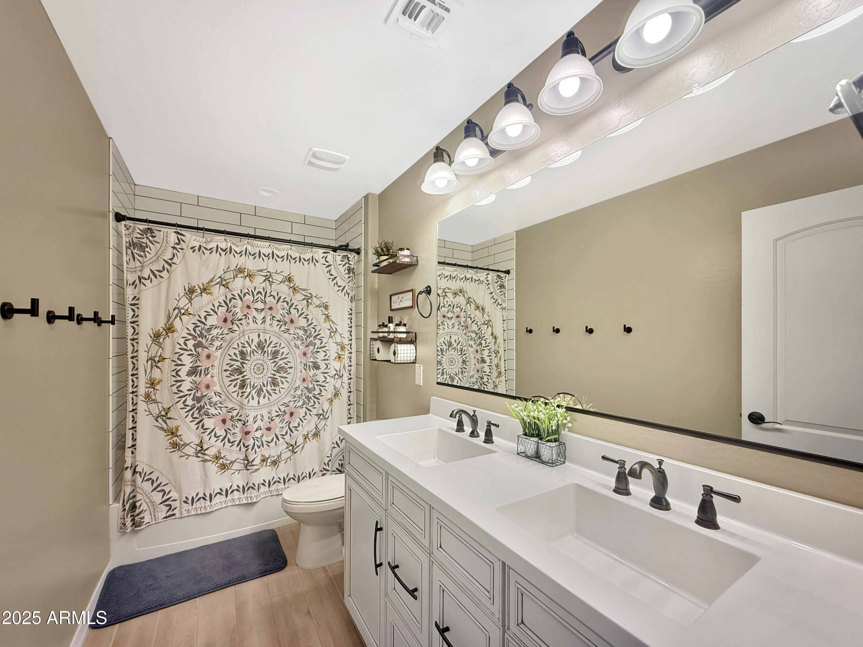 18902 W CLINTON Street