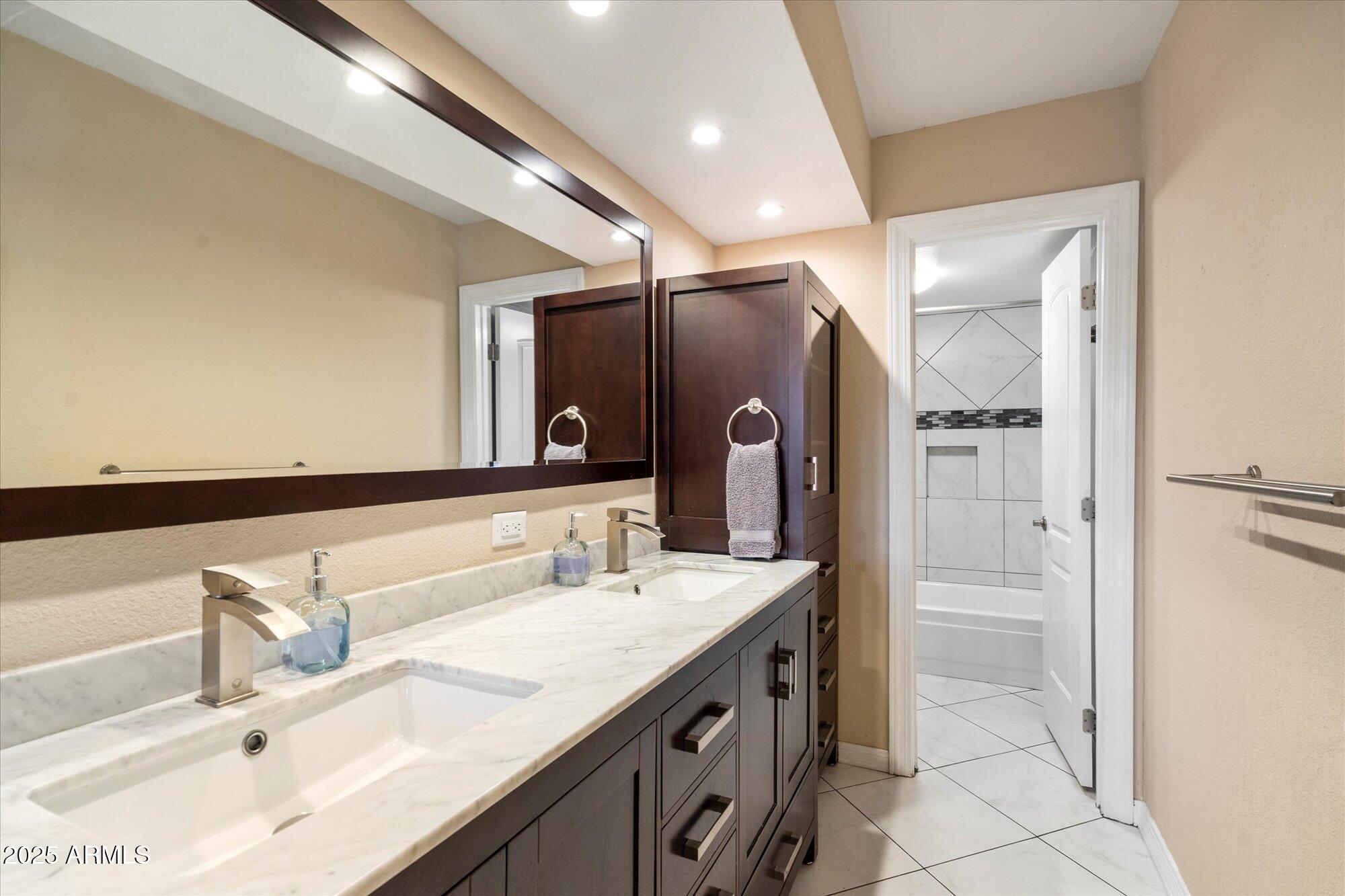 7625 E CAMELBACK Road, A118