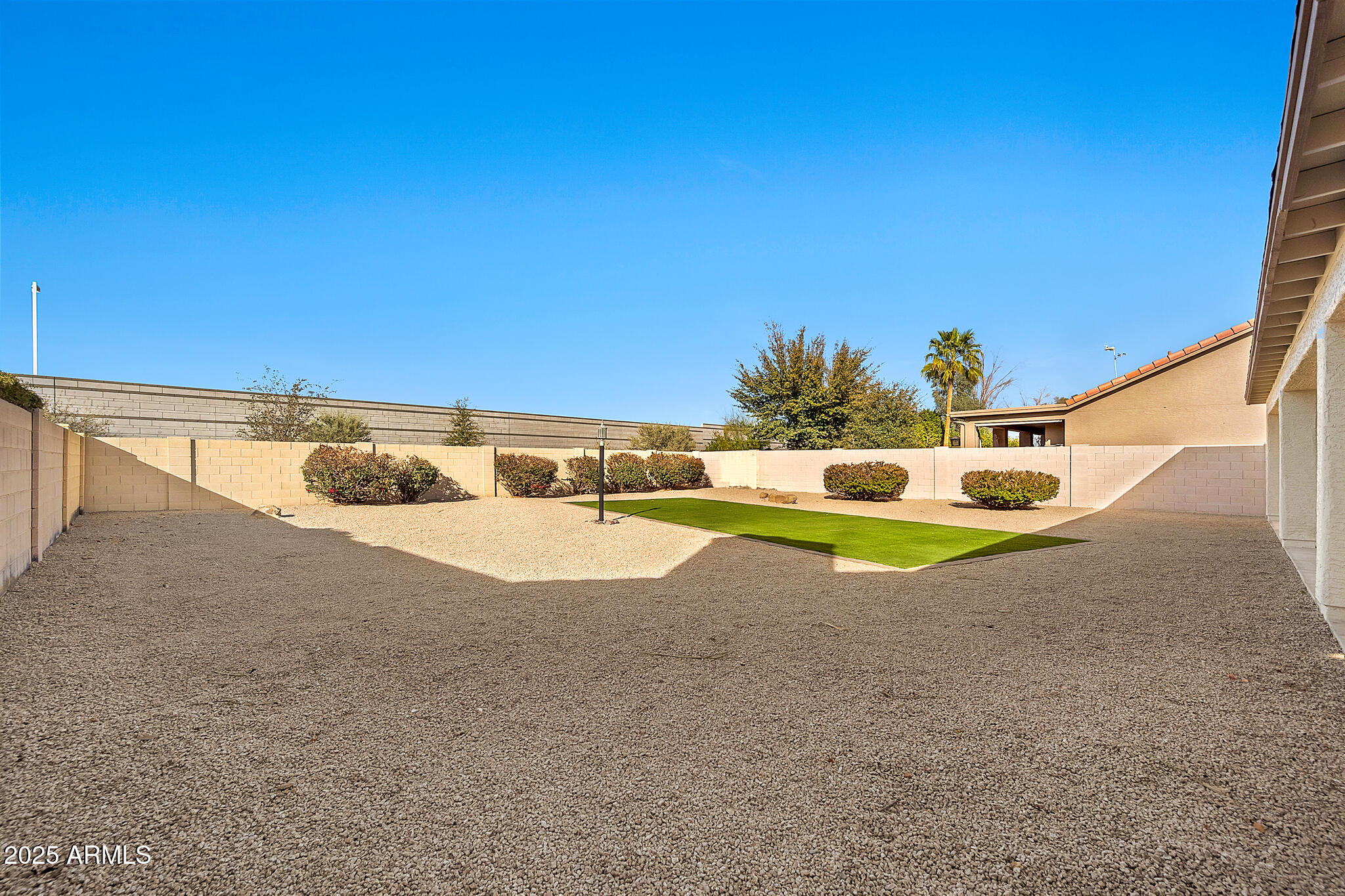 9138 E EMERALD Drive