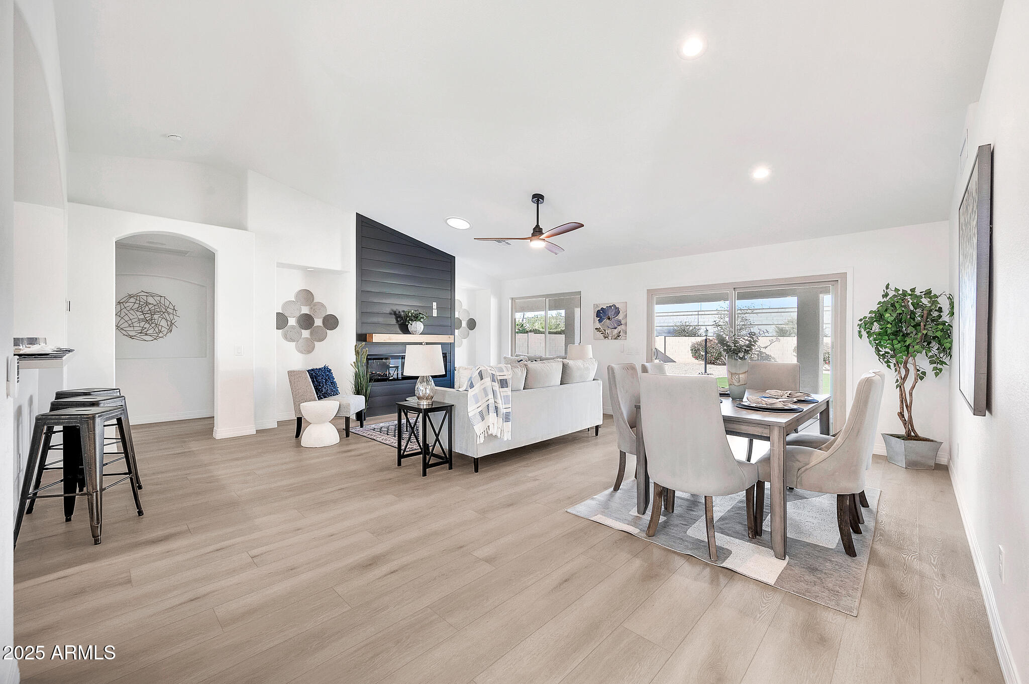 9138 E EMERALD Drive