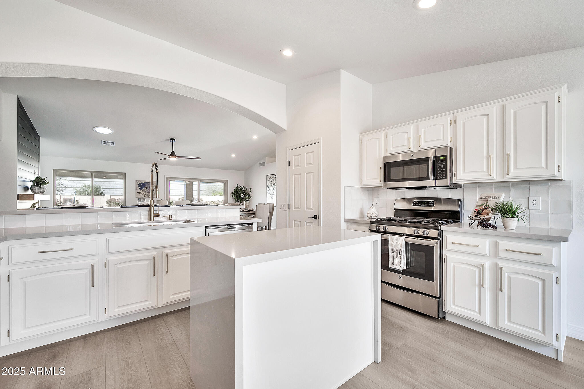 9138 E EMERALD Drive