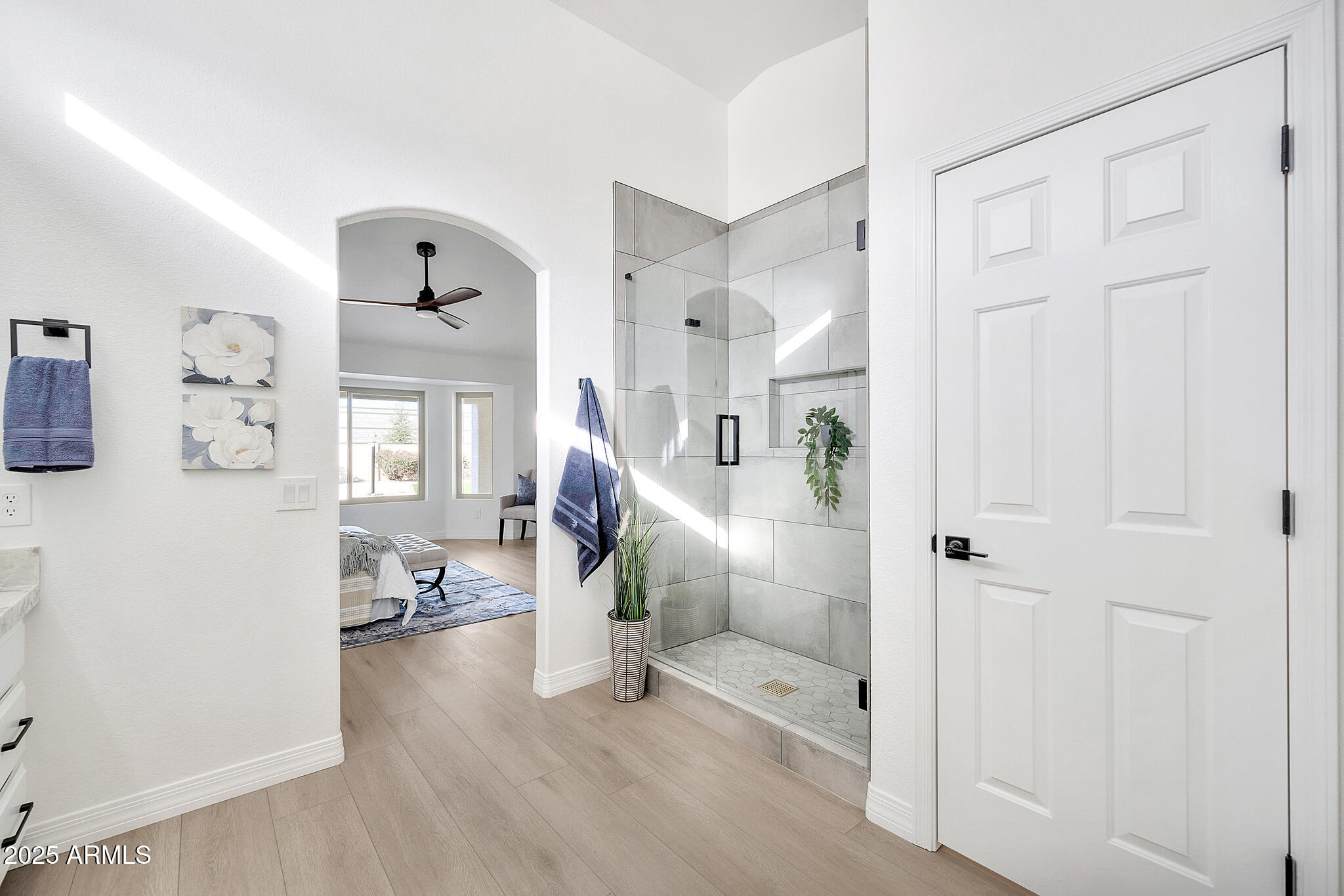 9138 E EMERALD Drive