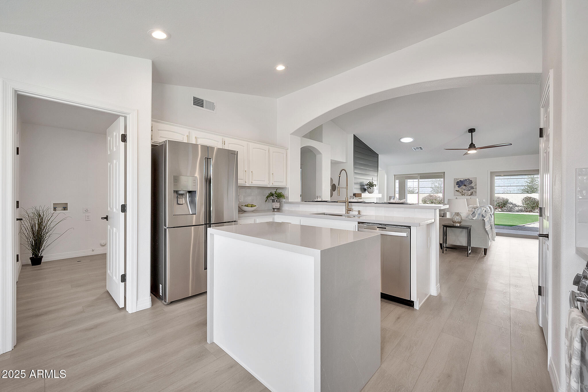 9138 E EMERALD Drive