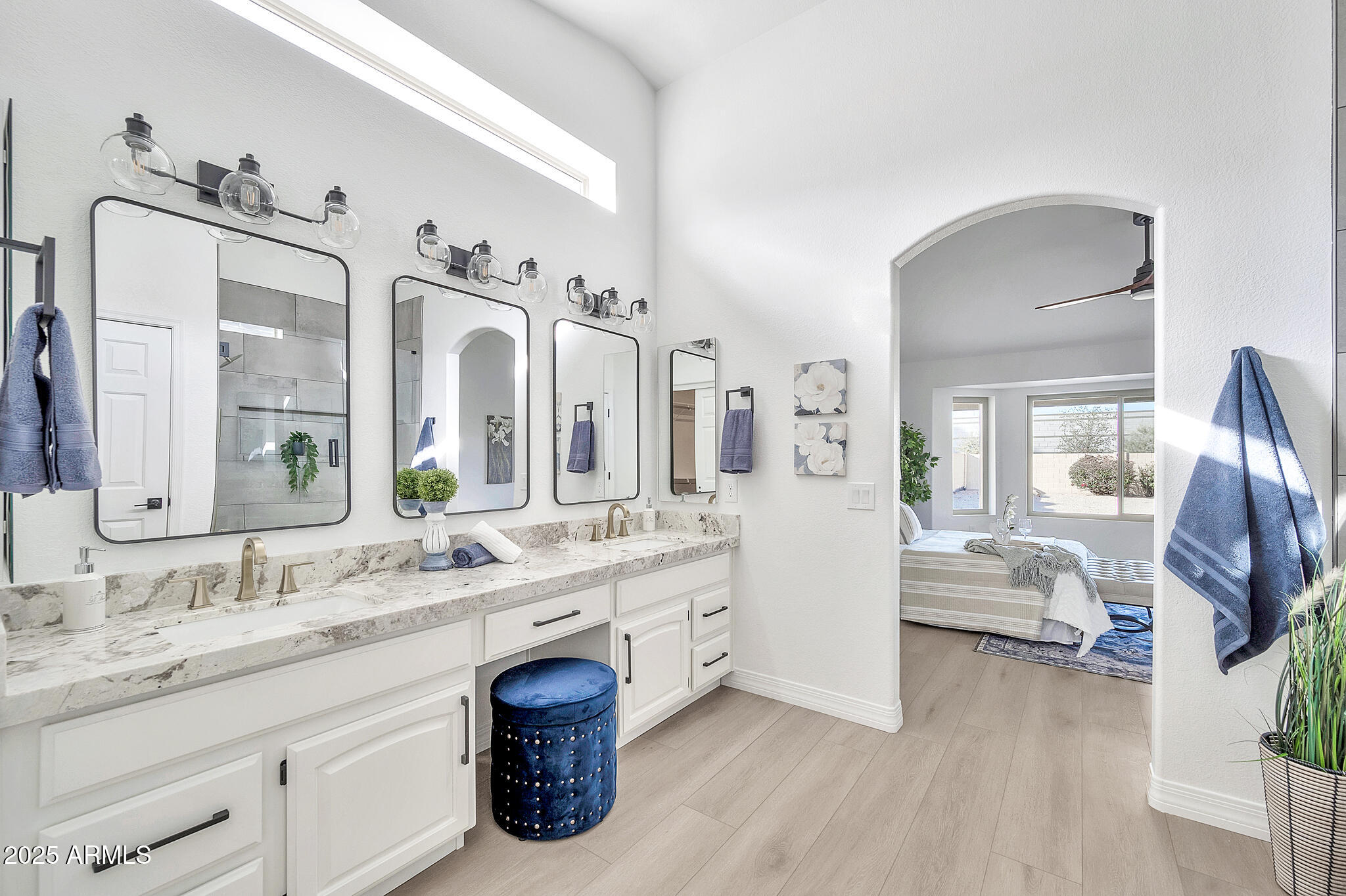 9138 E EMERALD Drive