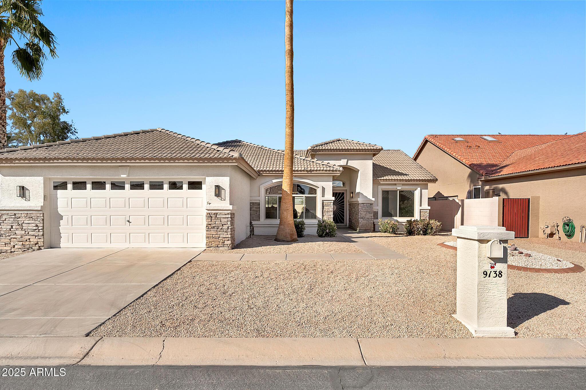 9138 E EMERALD Drive