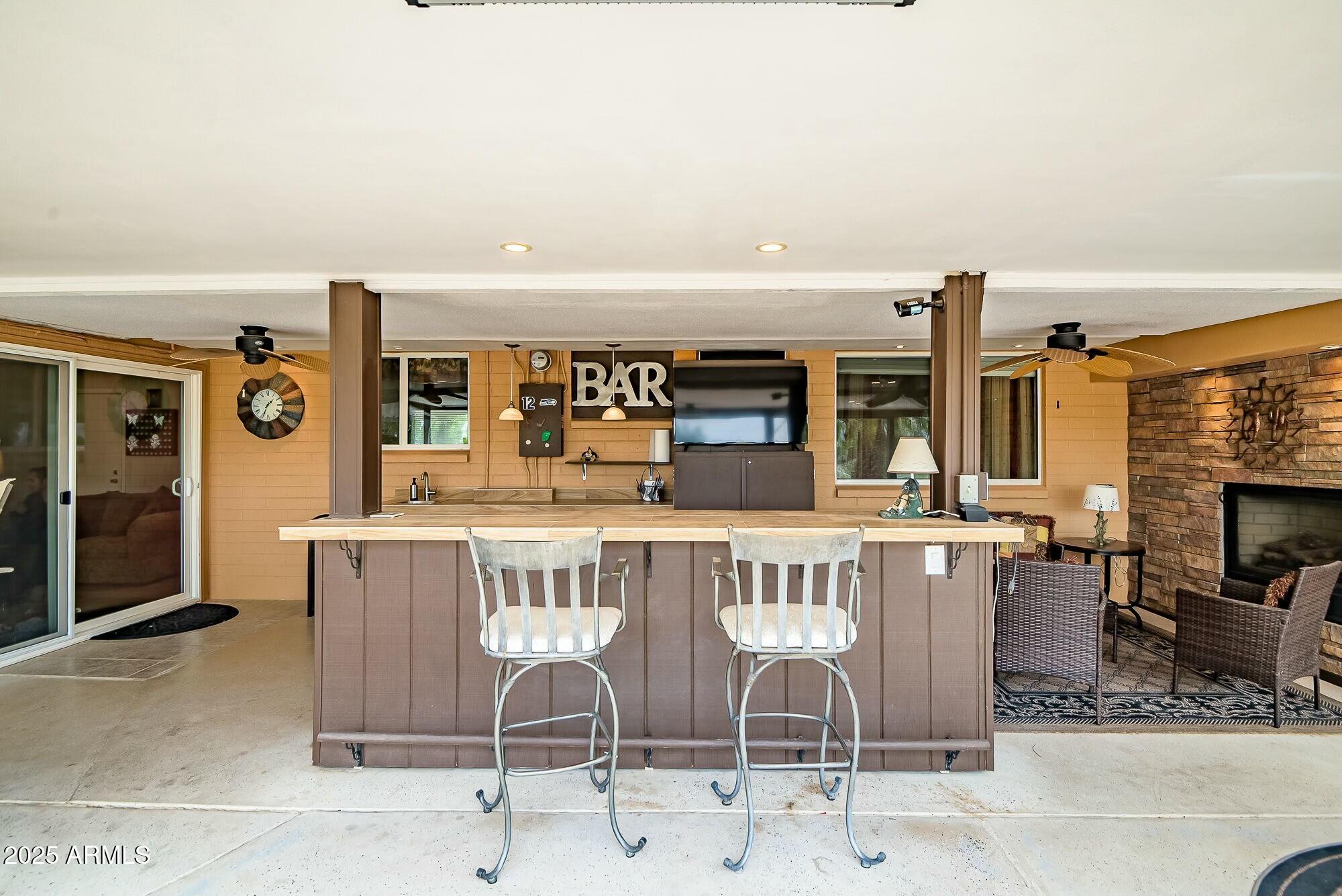 12032 N HILLCREST Drive