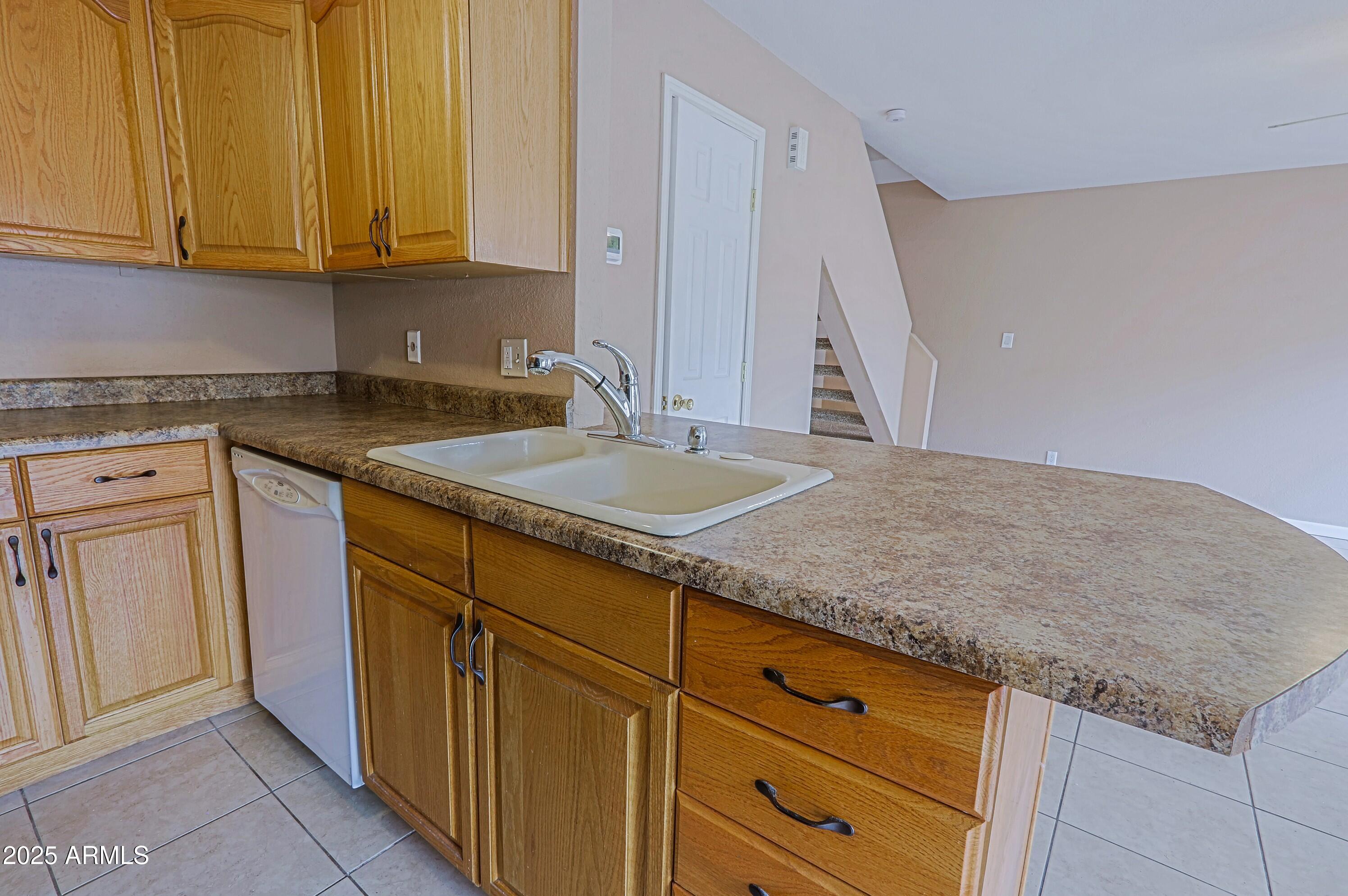 17056 E CALLE DEL ORO Drive, B