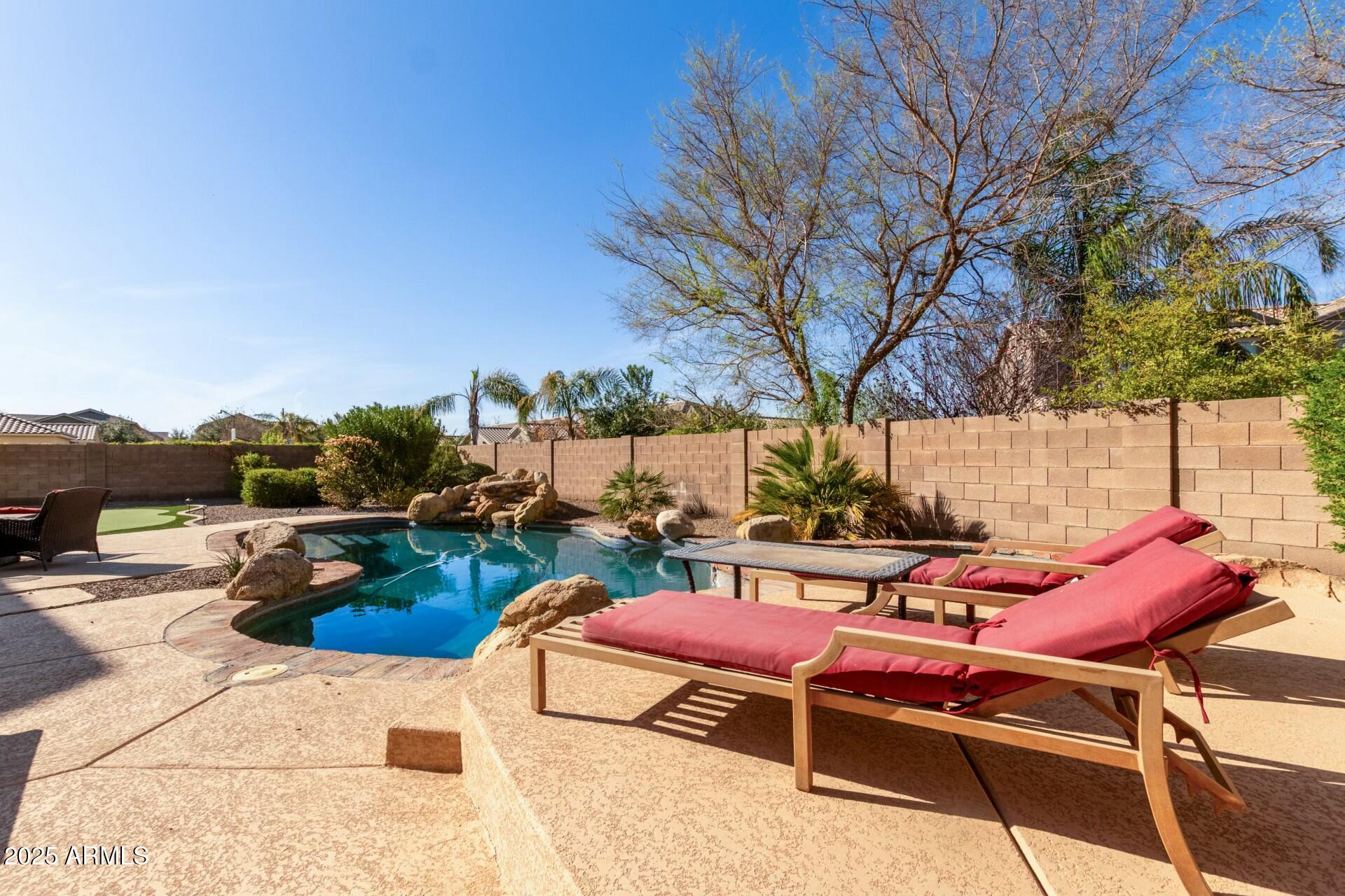 2830 E JANELLE Way