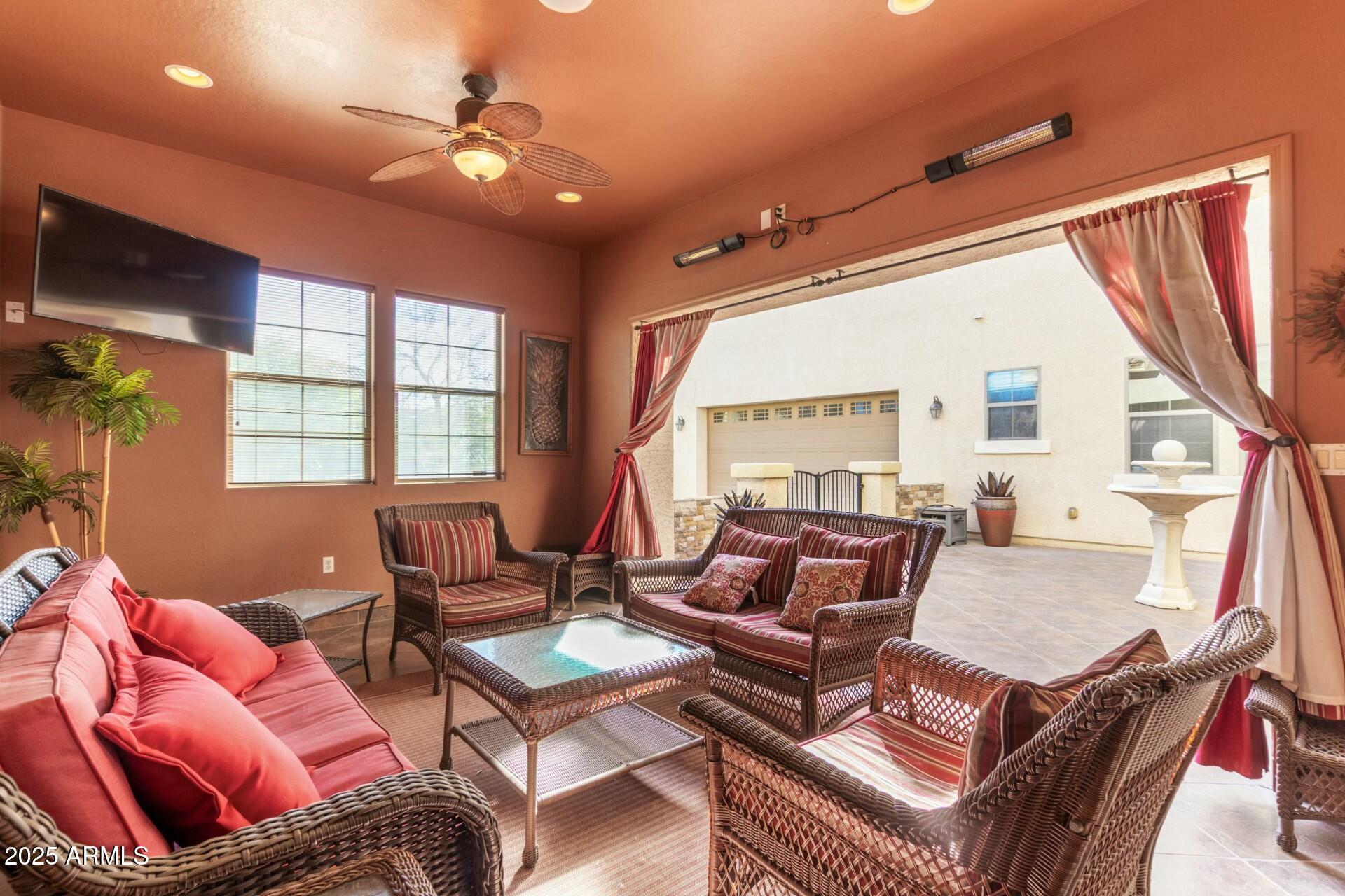 2830 E JANELLE Way