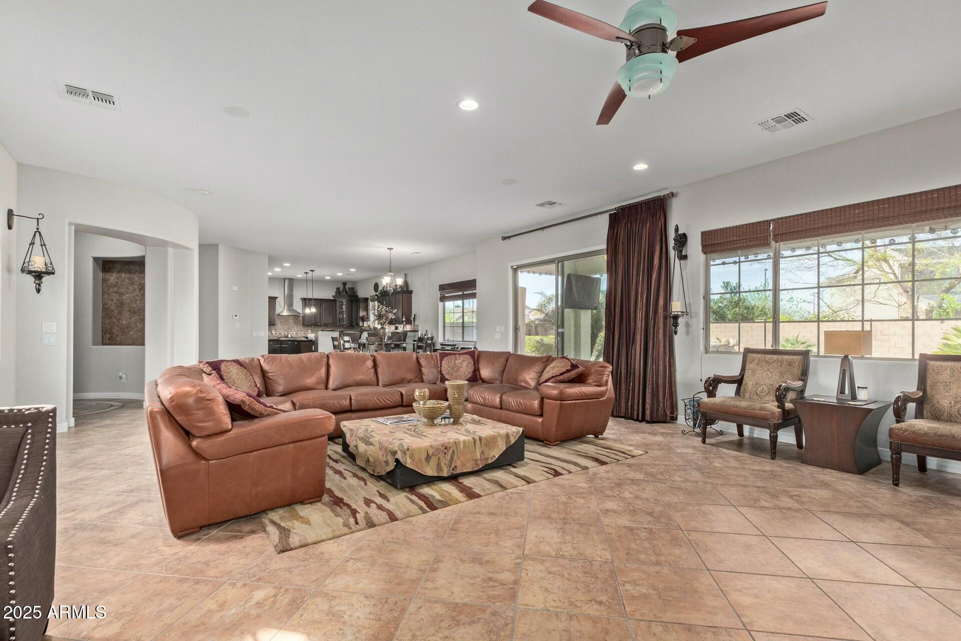 2830 E JANELLE Way