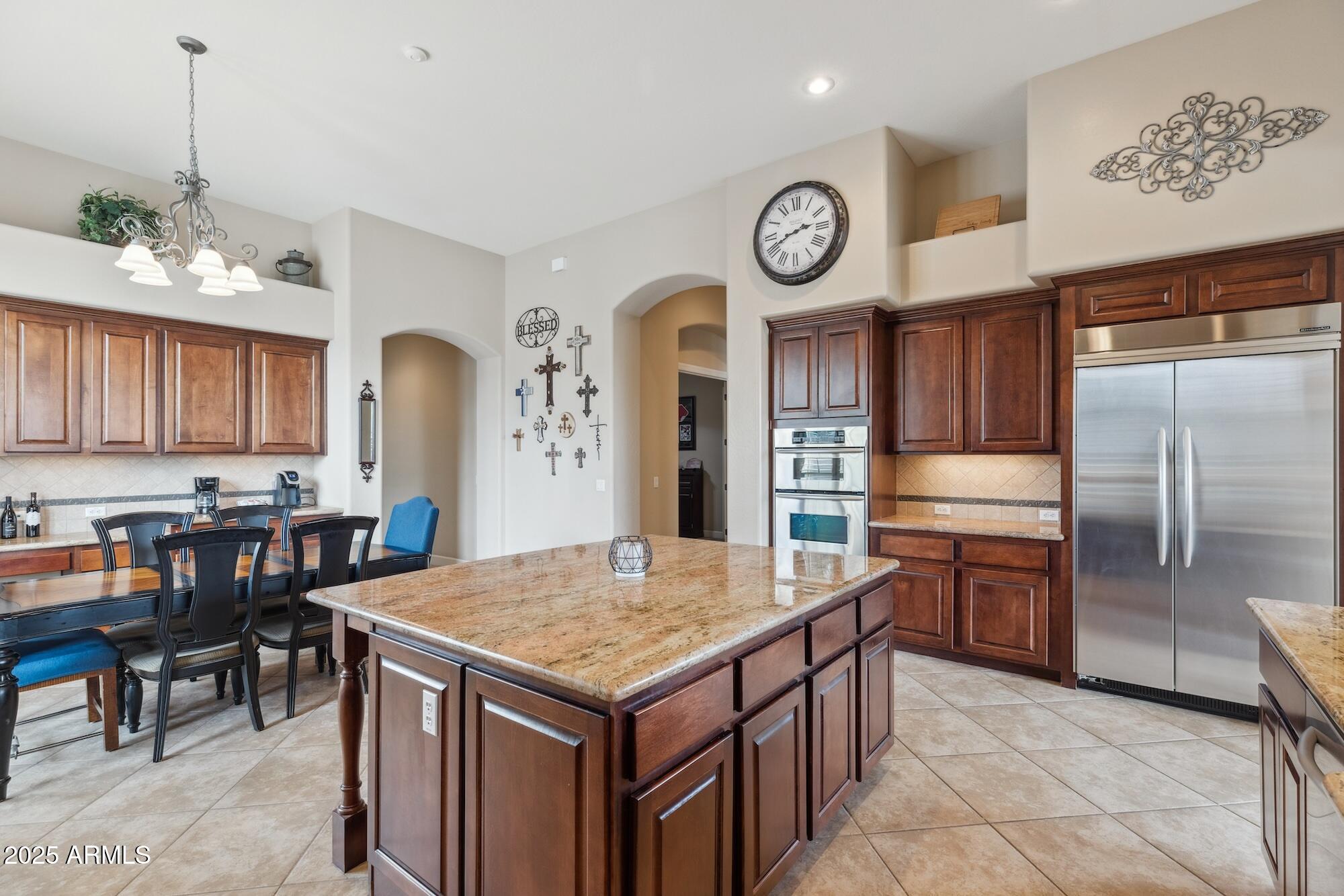 3425 E BIRCHWOOD Place