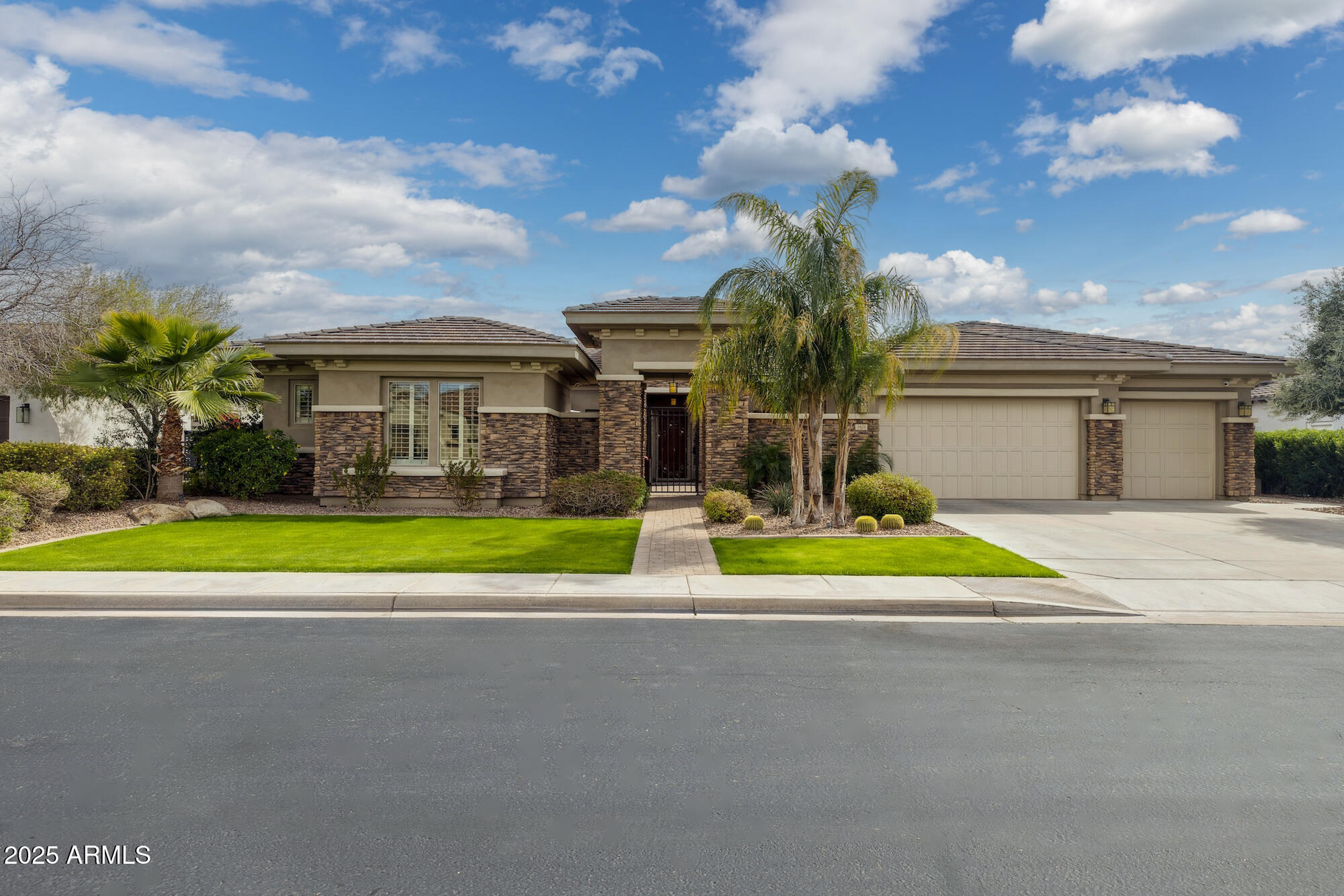 3425 E BIRCHWOOD Place