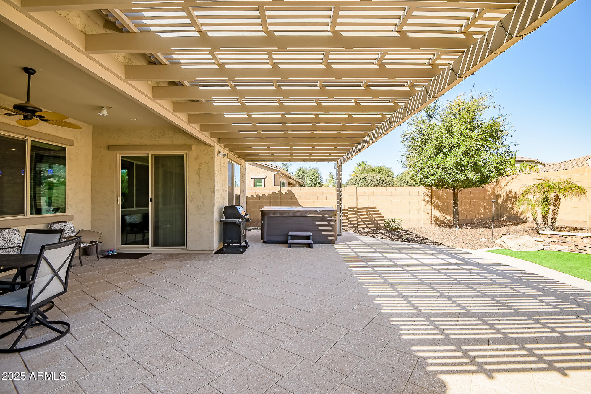 9336 W LOUISE Drive