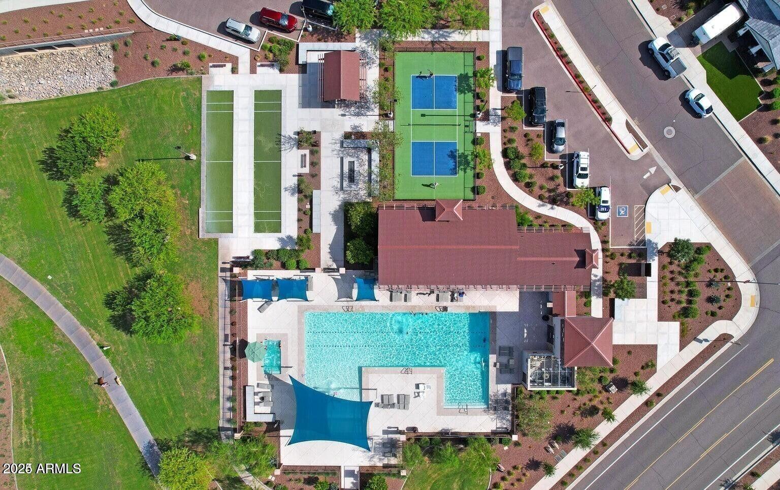 9336 W LOUISE Drive