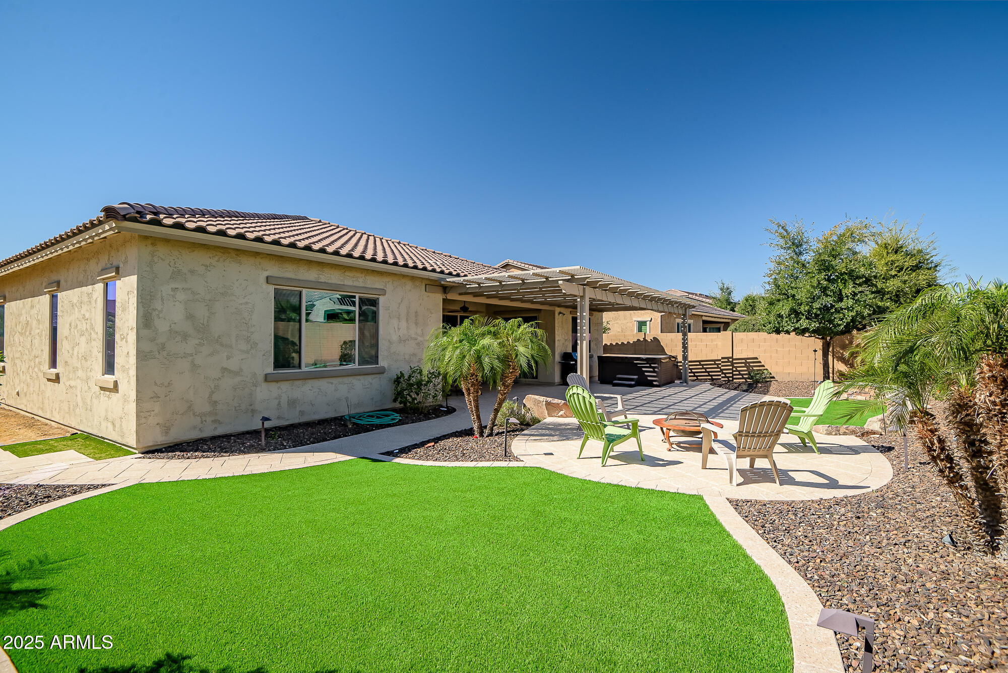 9336 W LOUISE Drive