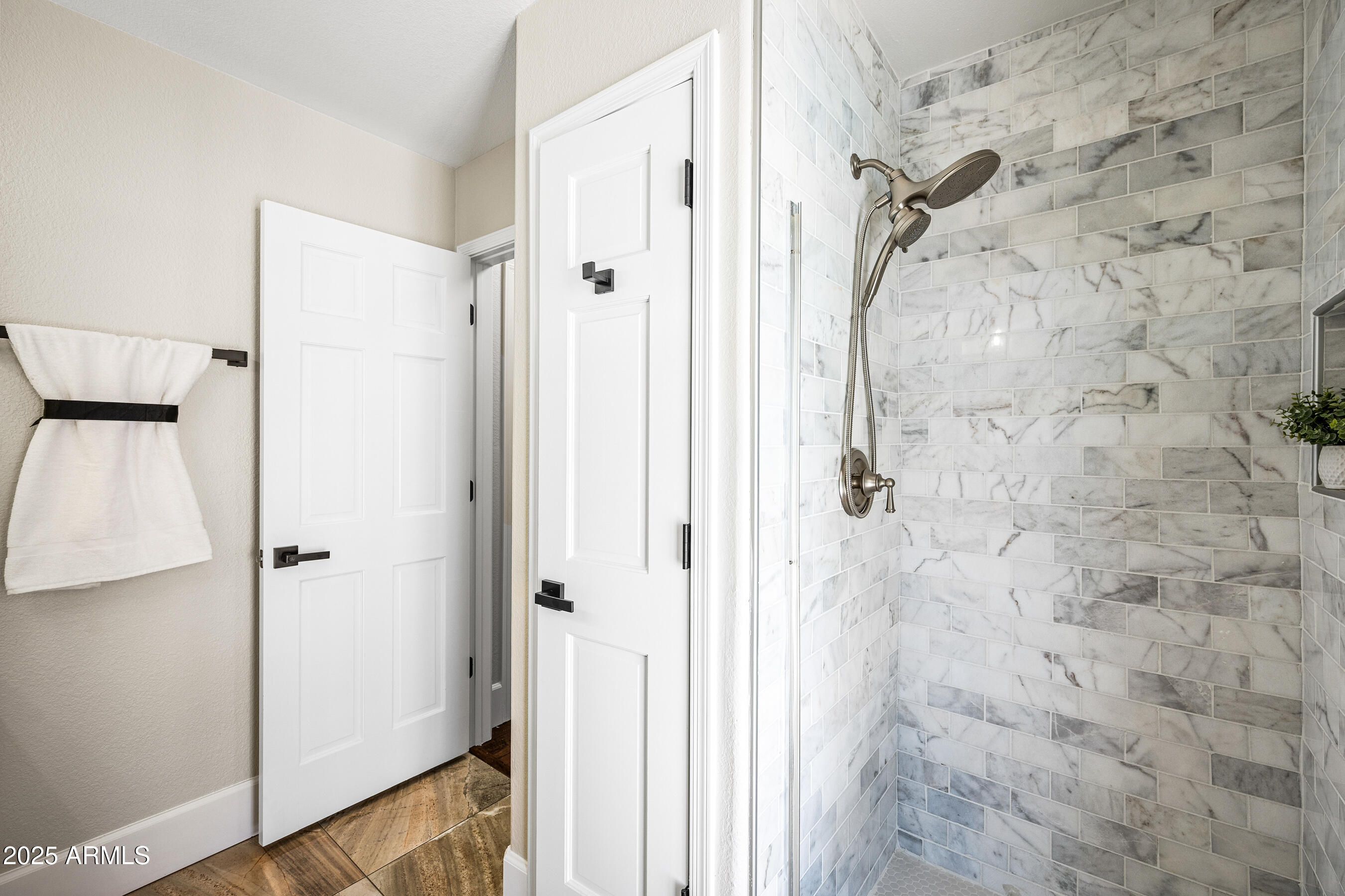 4027 E GOLDFINCH GATE Lane