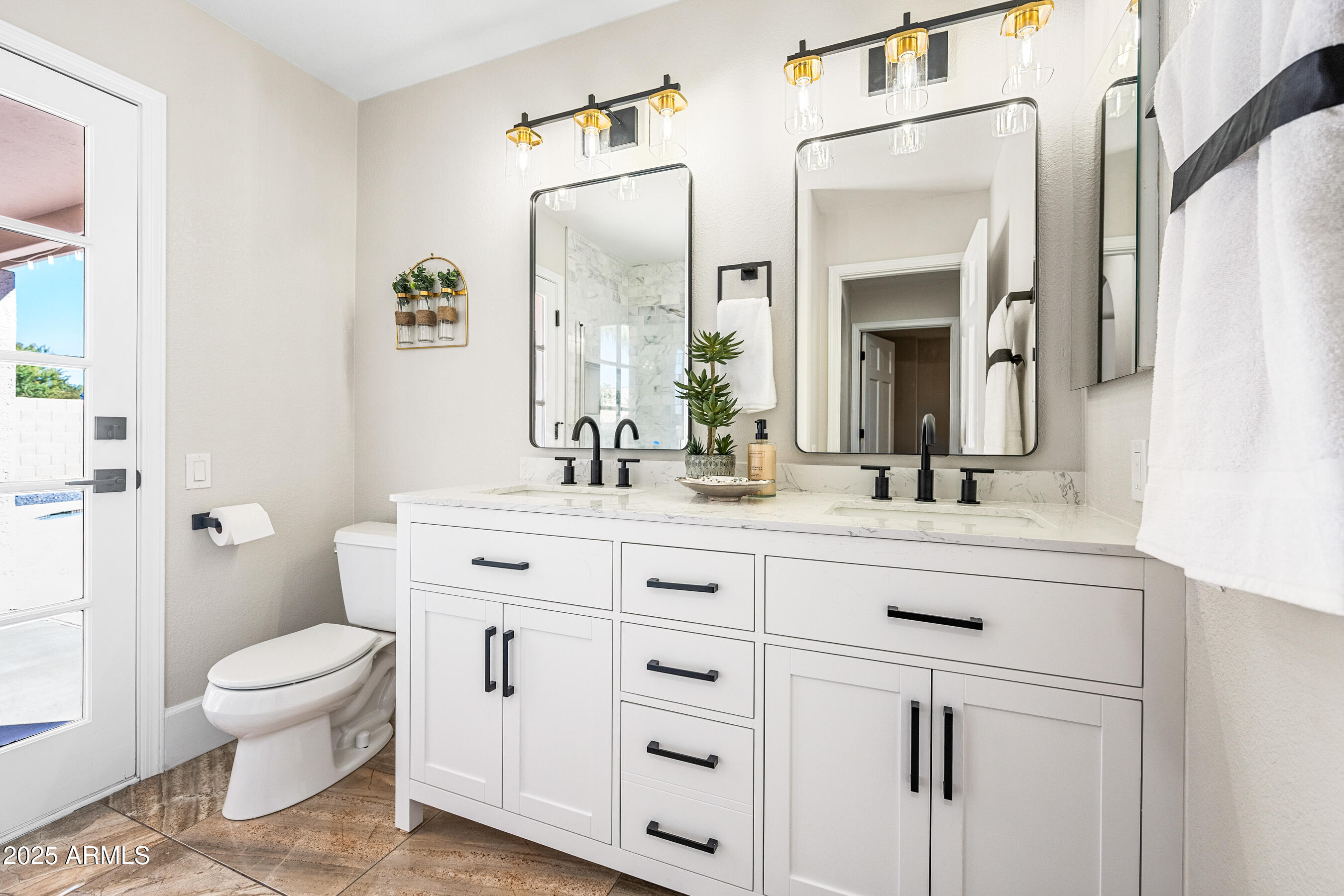 4027 E GOLDFINCH GATE Lane