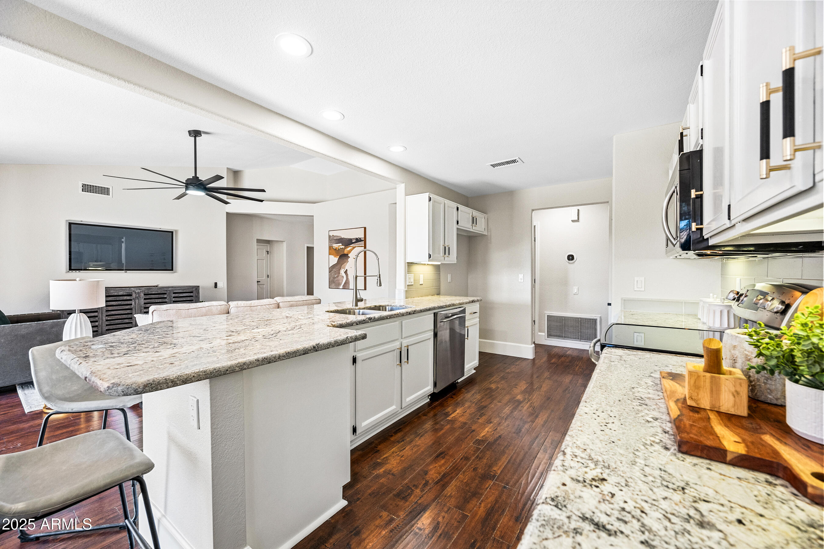 4027 E GOLDFINCH GATE Lane