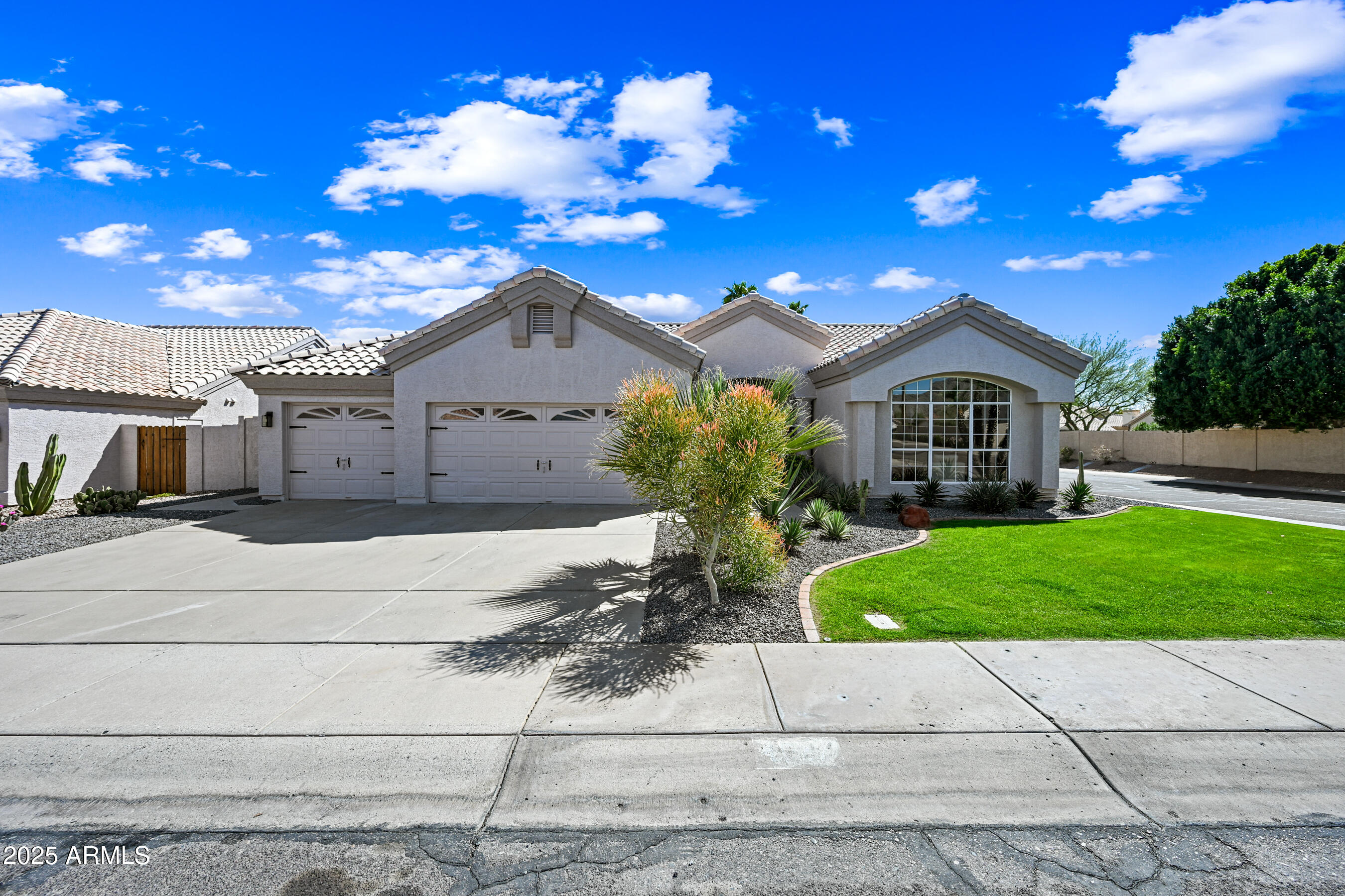 4027 E GOLDFINCH GATE Lane