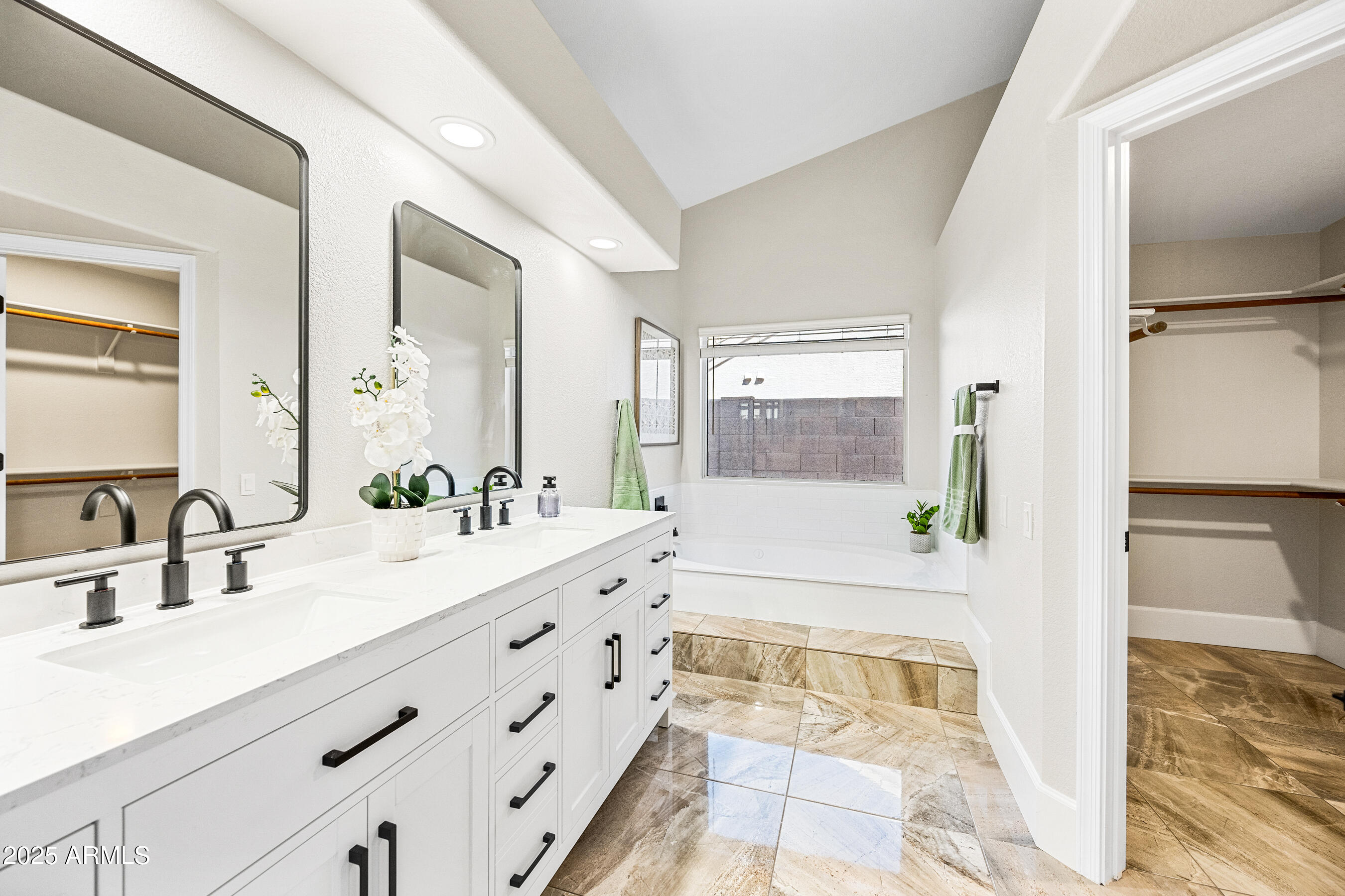 4027 E GOLDFINCH GATE Lane