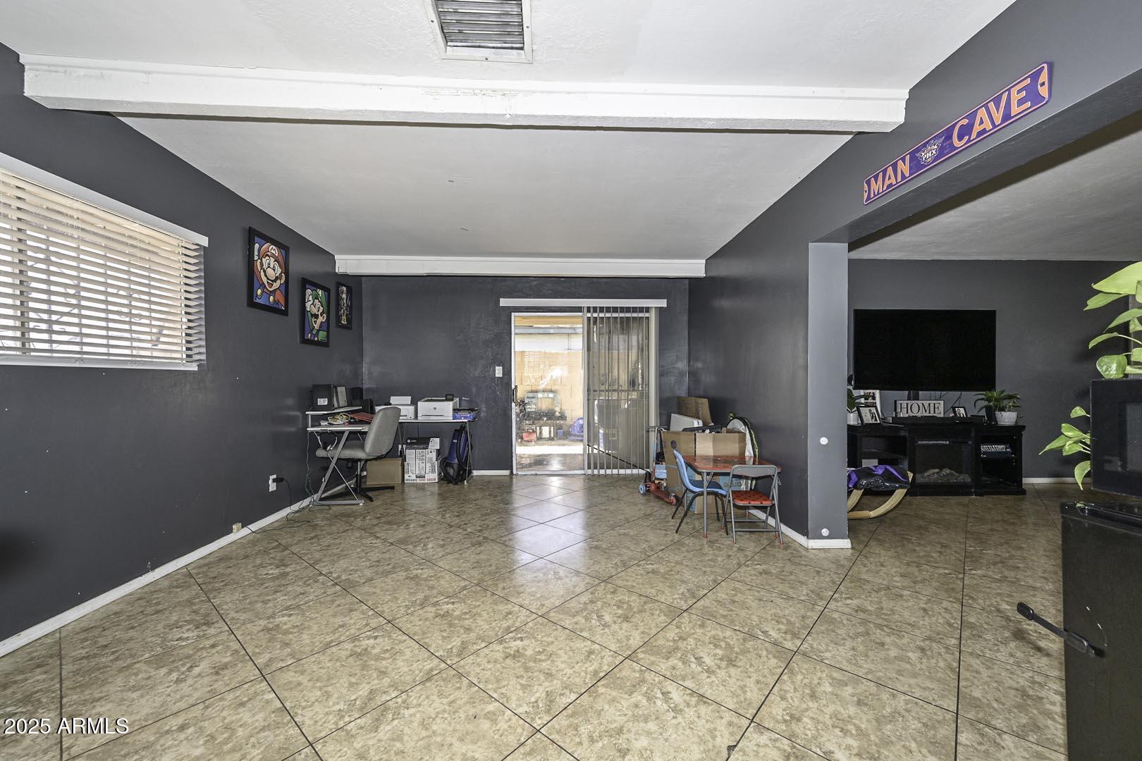 2307 E CHIPMAN Road