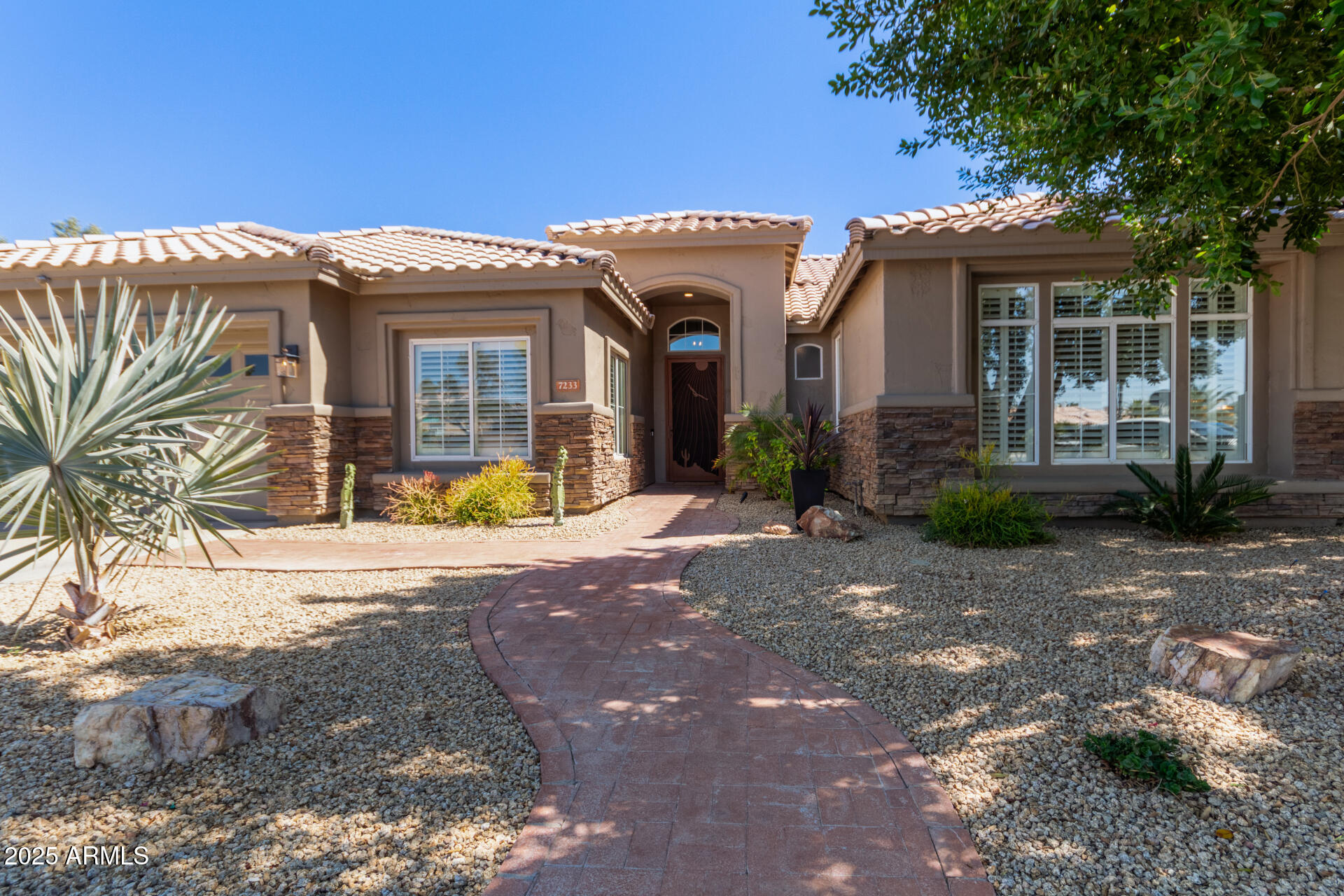 7233 W VIA MONTOYA Drive