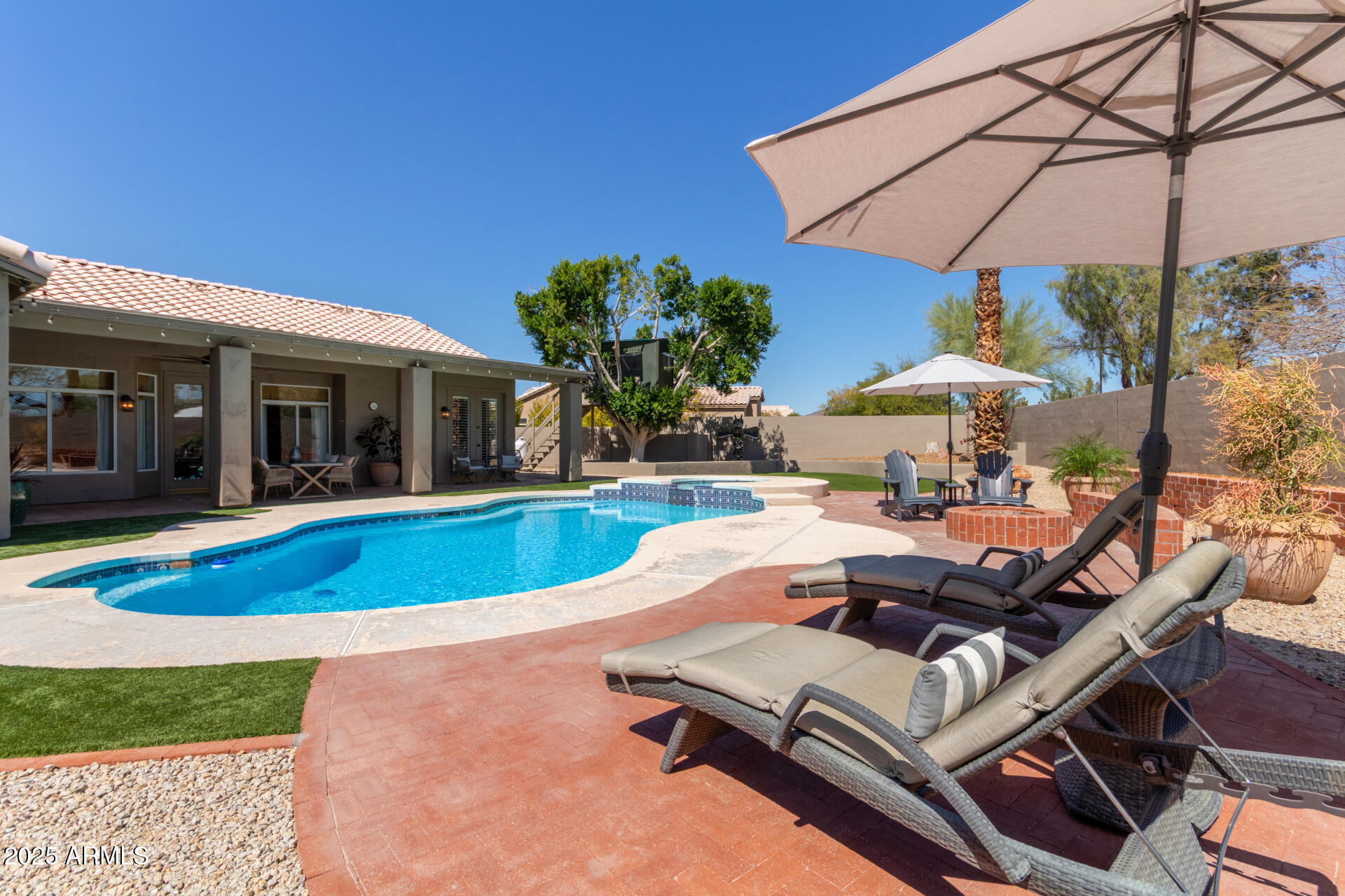 7233 W VIA MONTOYA Drive