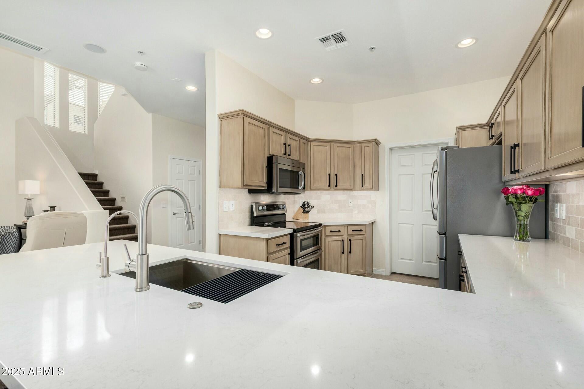 7445 E EAGLE CREST Drive, 1122