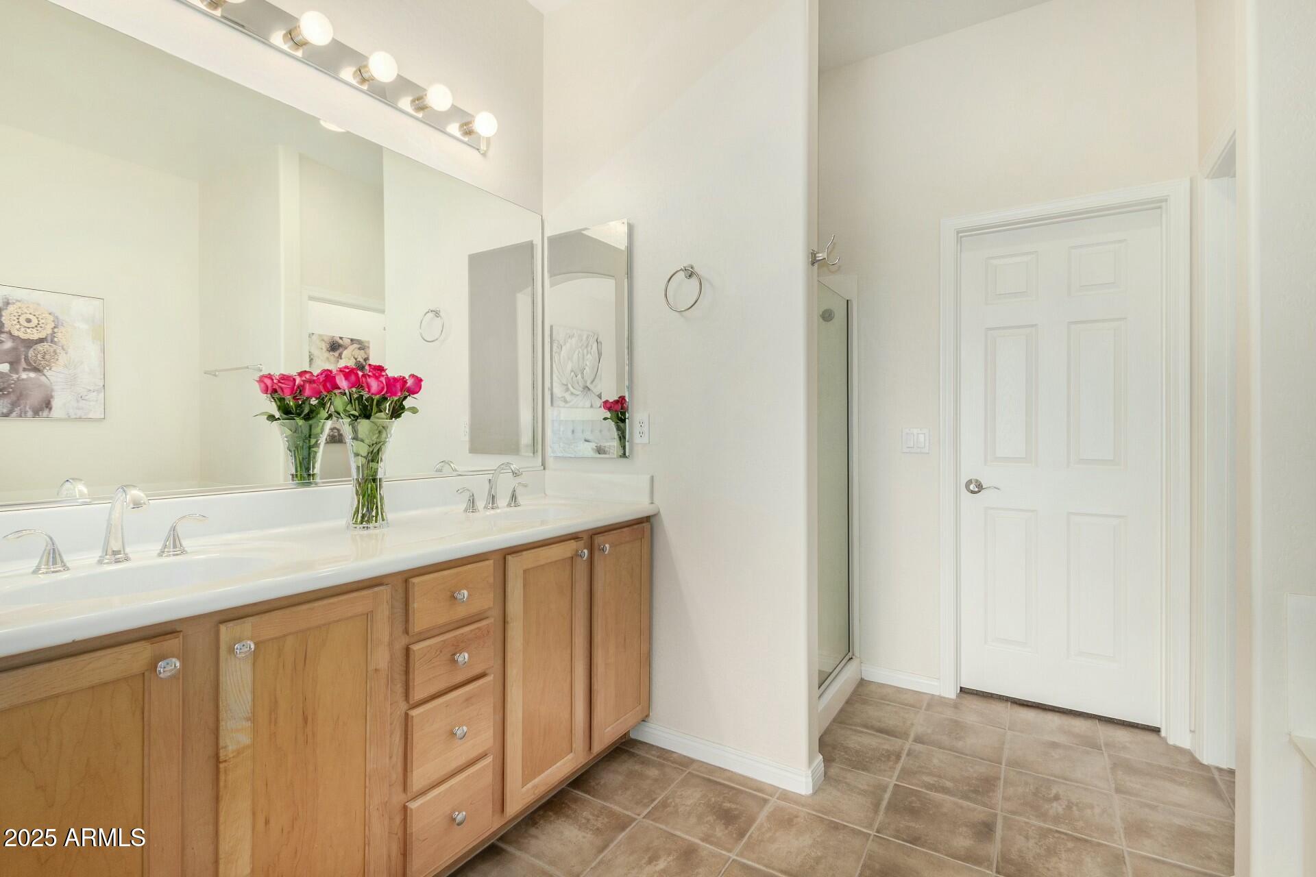 7445 E EAGLE CREST Drive, 1122