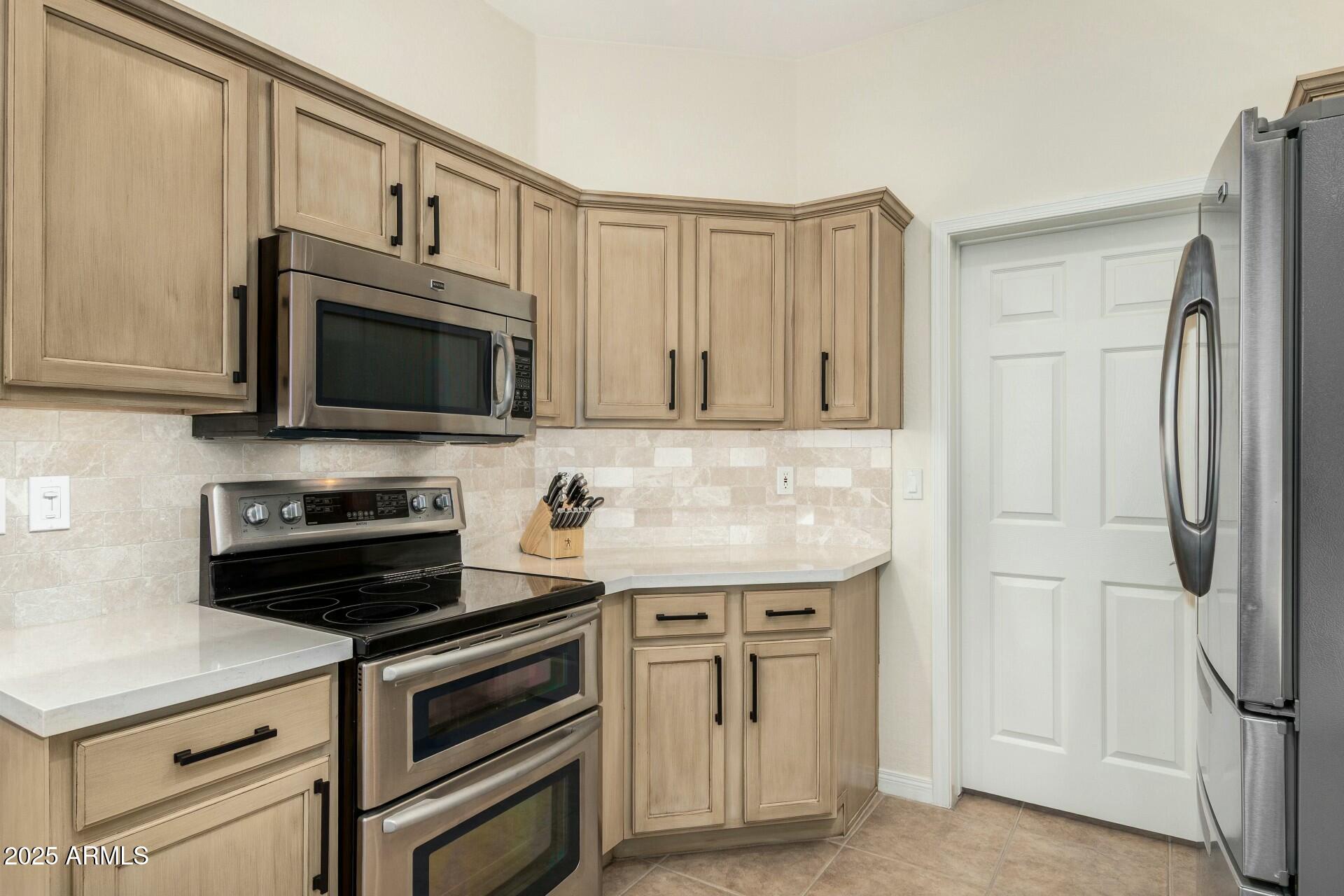 7445 E EAGLE CREST Drive, 1122